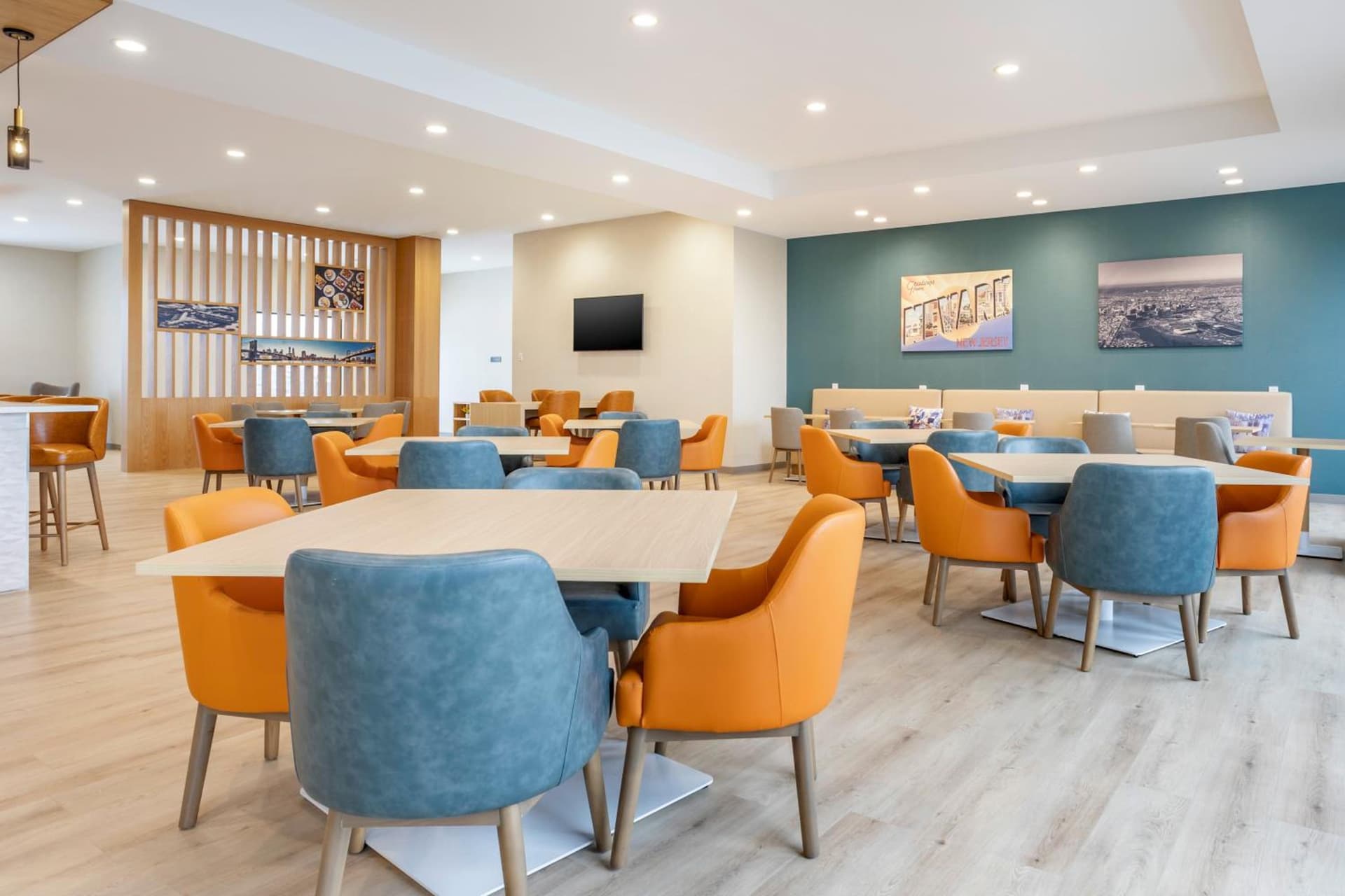 Comfort Inn & Suites Newark Liberty International Airport gallery photo in Newark, NJ — image 82