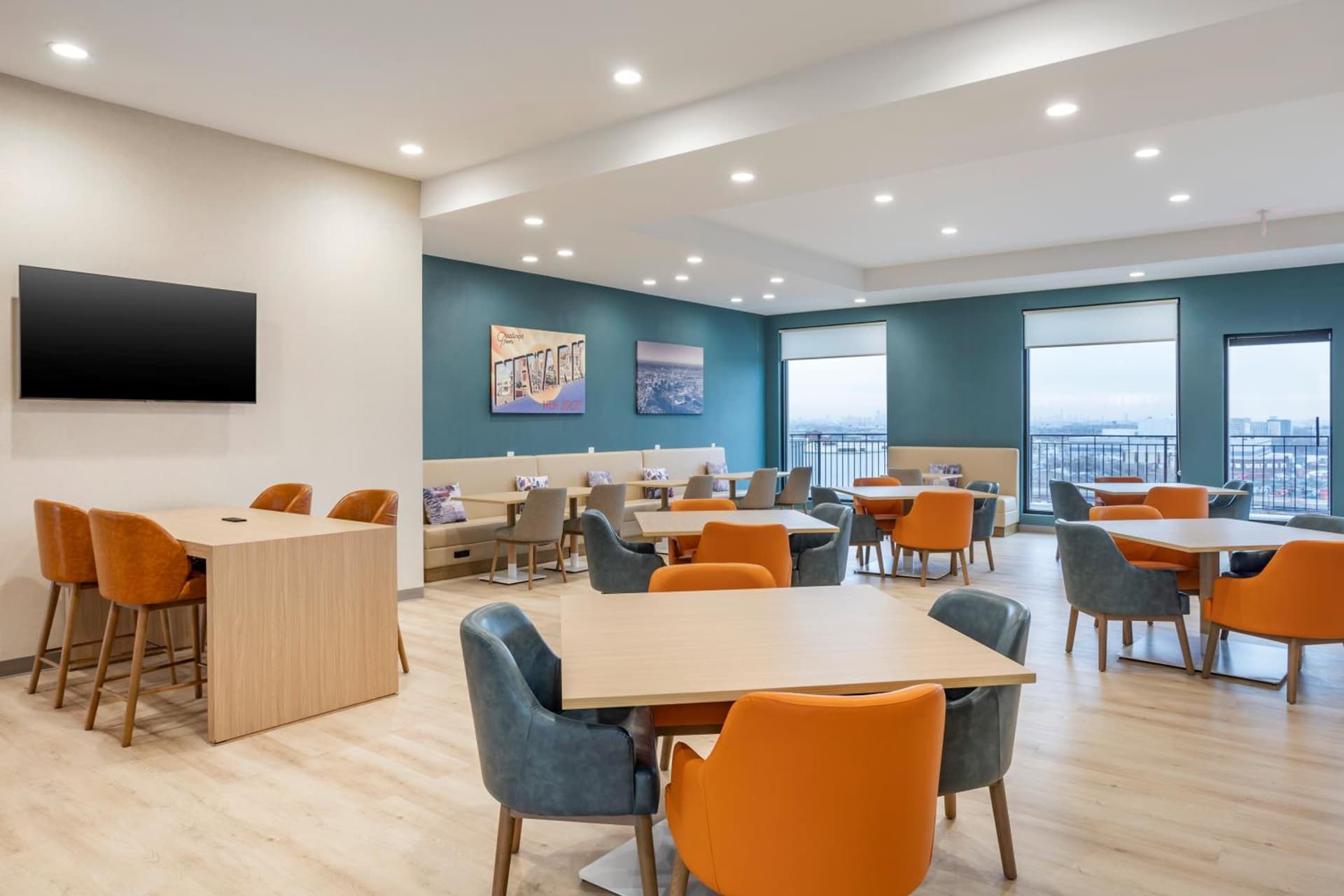 Comfort Inn & Suites Newark Liberty International Airport gallery photo in Newark, NJ — image 90
