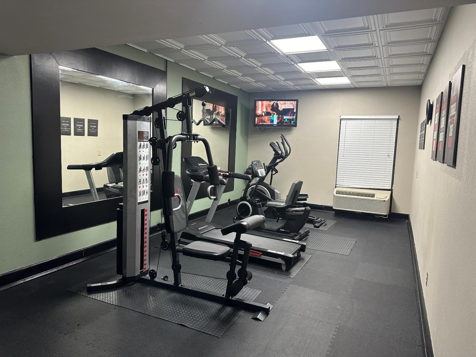 Wingate by Wyndham North Little Rock interior in North Little Rock, AR — gallery photo 2