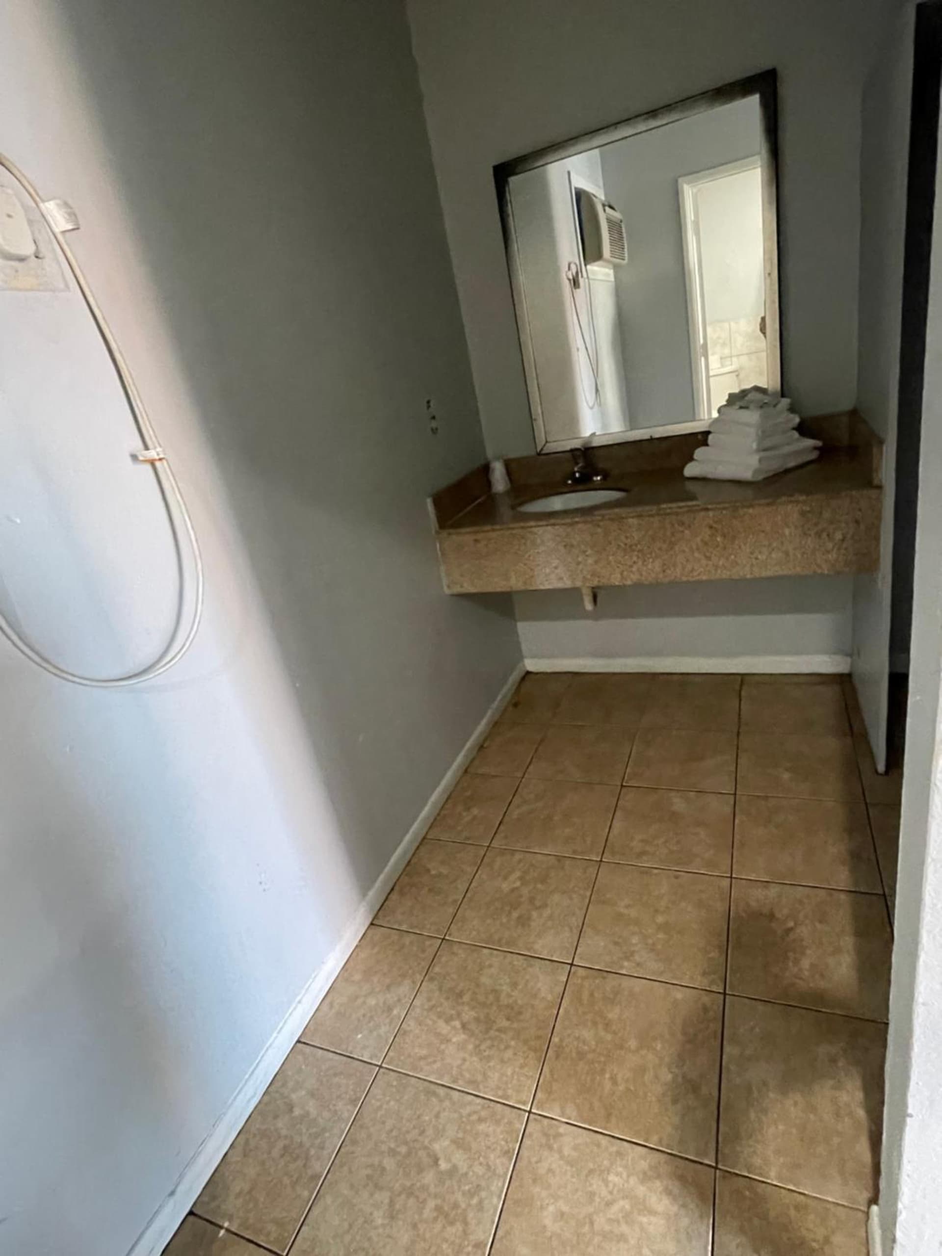 CoachLight Motel property views in Hemet, CA — gallery photo 3
