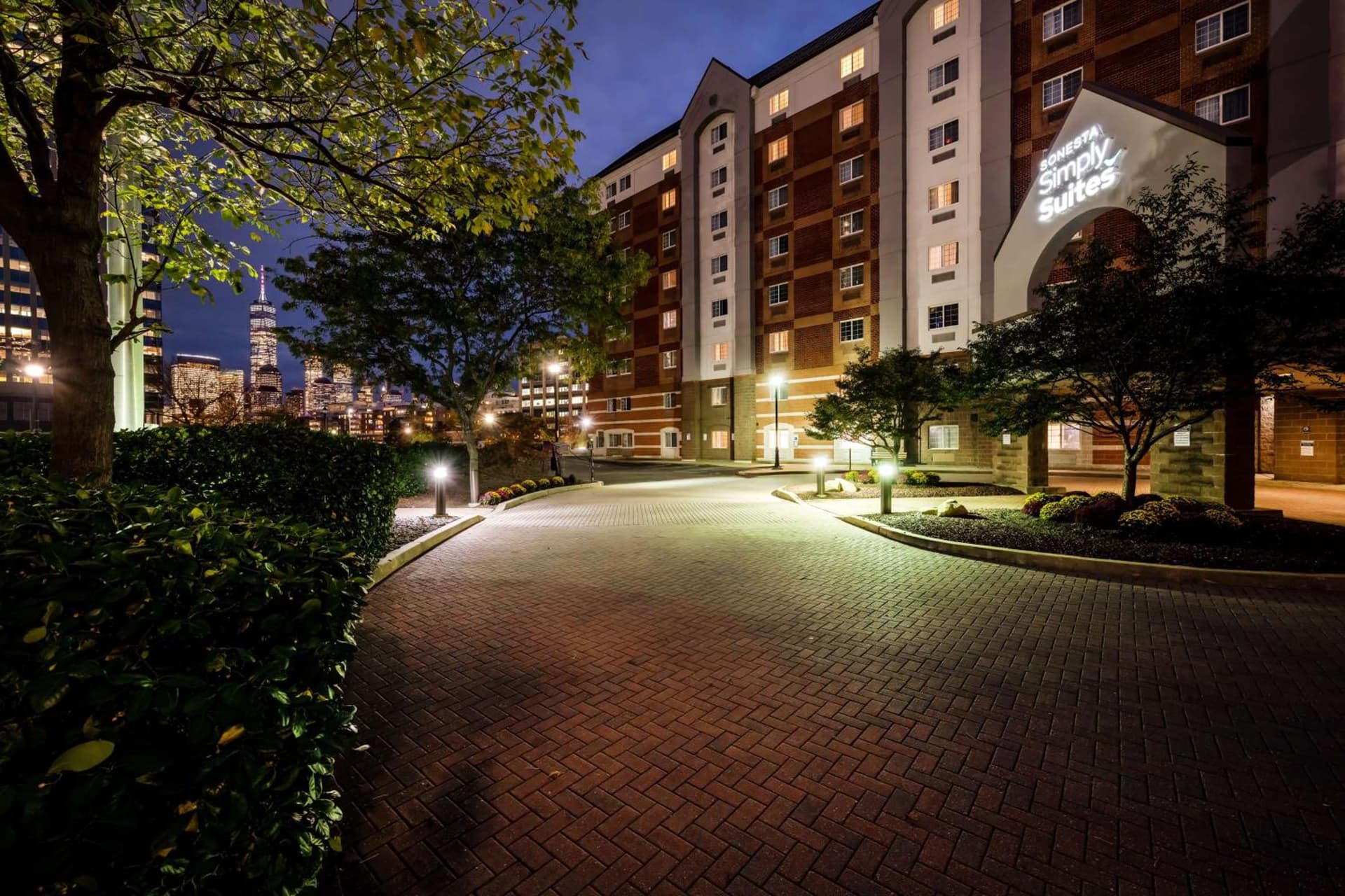 Sonesta Simply Suites Jersey City gallery photo in Jersey City, NJ — image 11