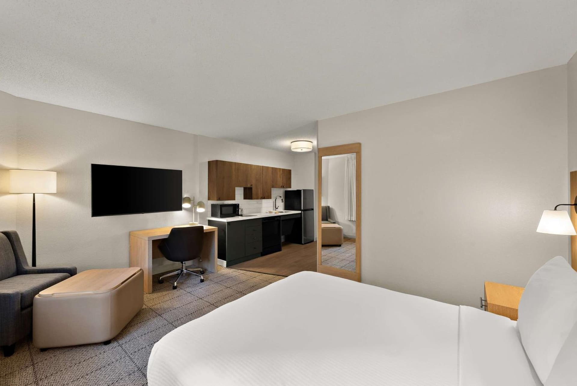 Sonesta Simply Suites Jersey City interior in Jersey City, NJ — gallery photo 2
