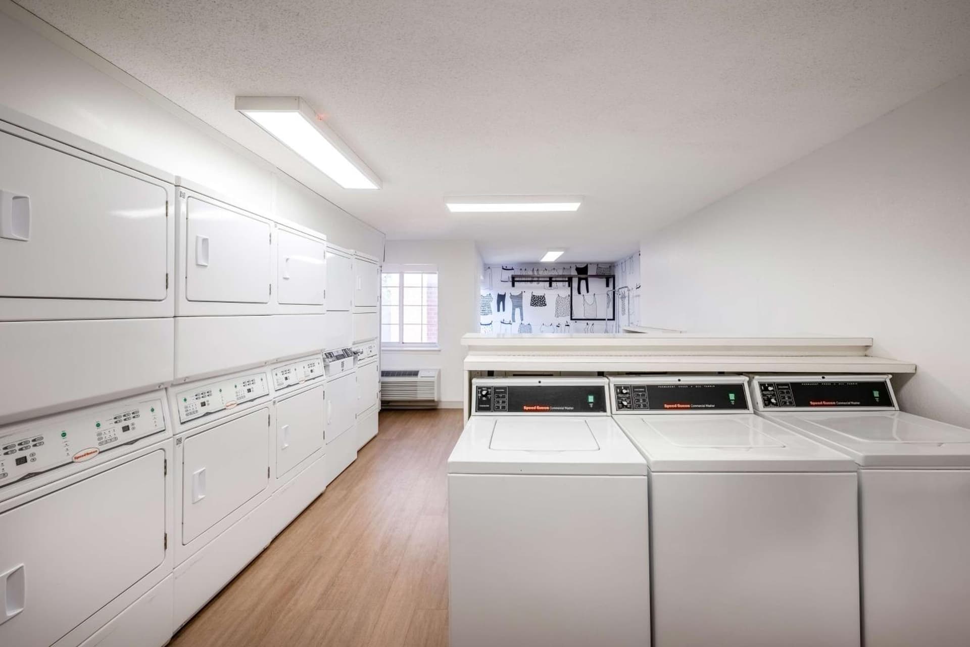 Sonesta Simply Suites Jersey City gallery photo in Jersey City, NJ — image 27