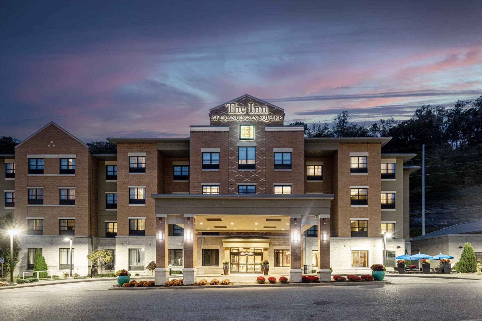 Best Western Plus Franciscan Square Inn & Suites Steubenville interior in Steubenville, OH — gallery photo 2