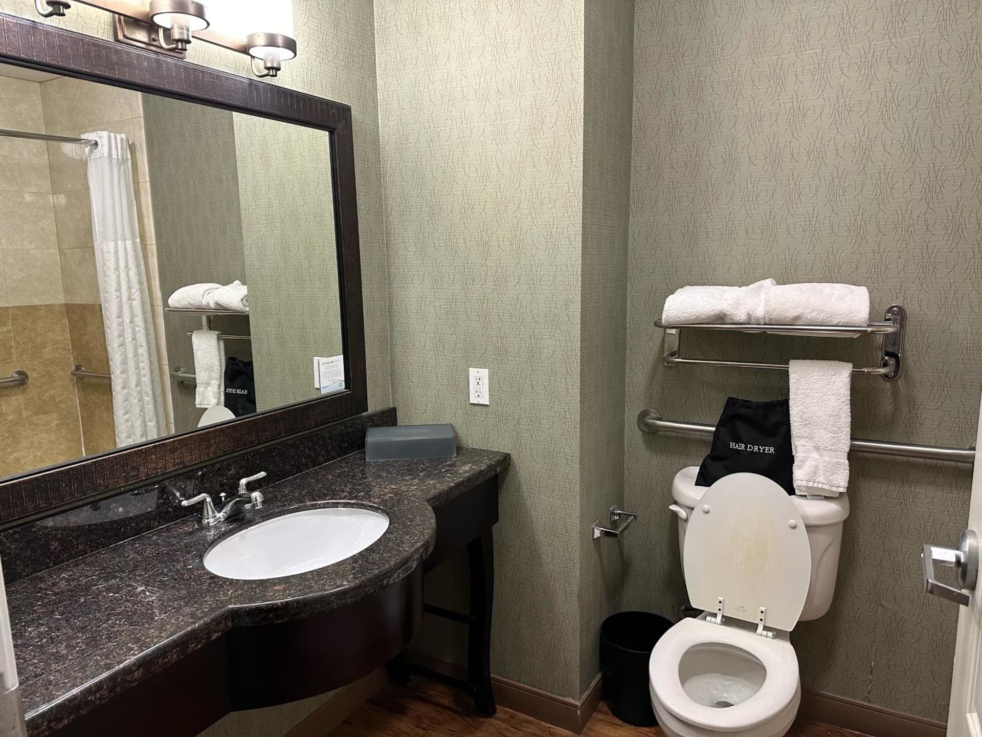 La Quinta by Wyndham Fort Worth - Lake Worth interior in Fort Worth, TX — gallery photo 2