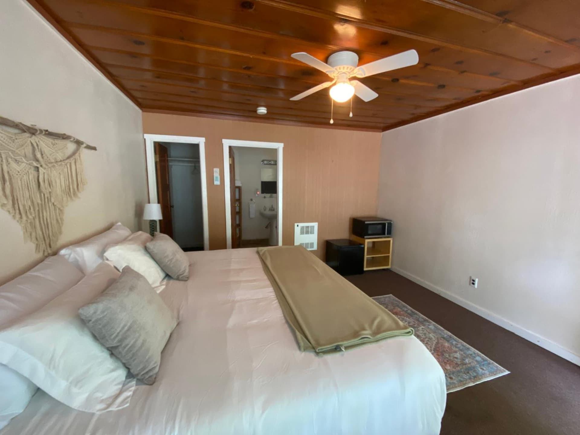 Seven Circles Lodge&Retreat gallery photo in Badger — image 13