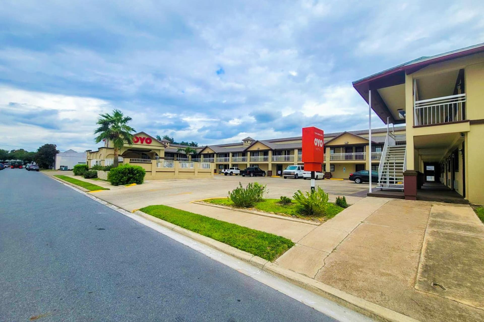 OYO Hotel McAllen Airport South gallery photo in McAllen, TX — image 88