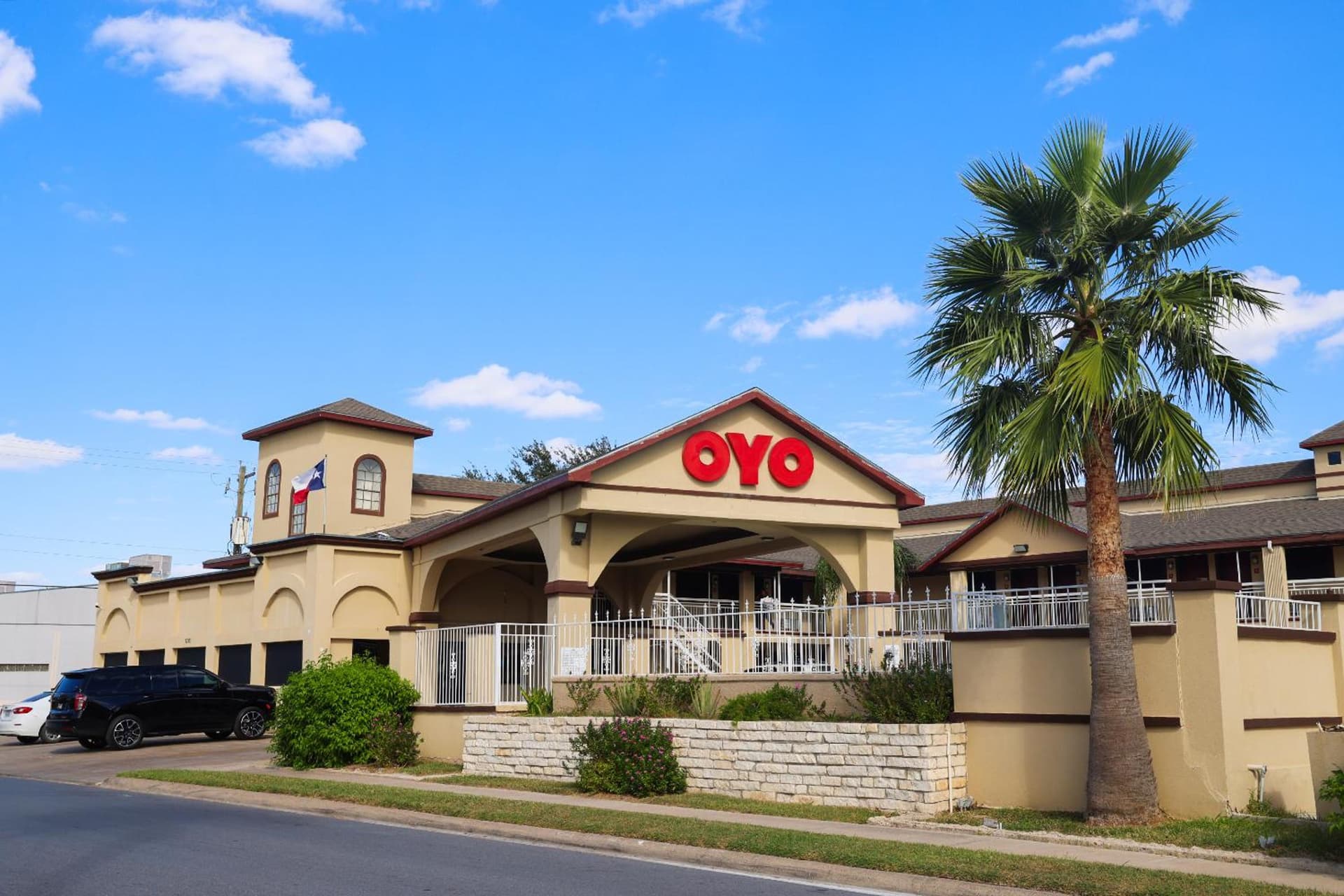 OYO Hotel McAllen Airport South featured exterior or lobby in McAllen, TX — similar hotel