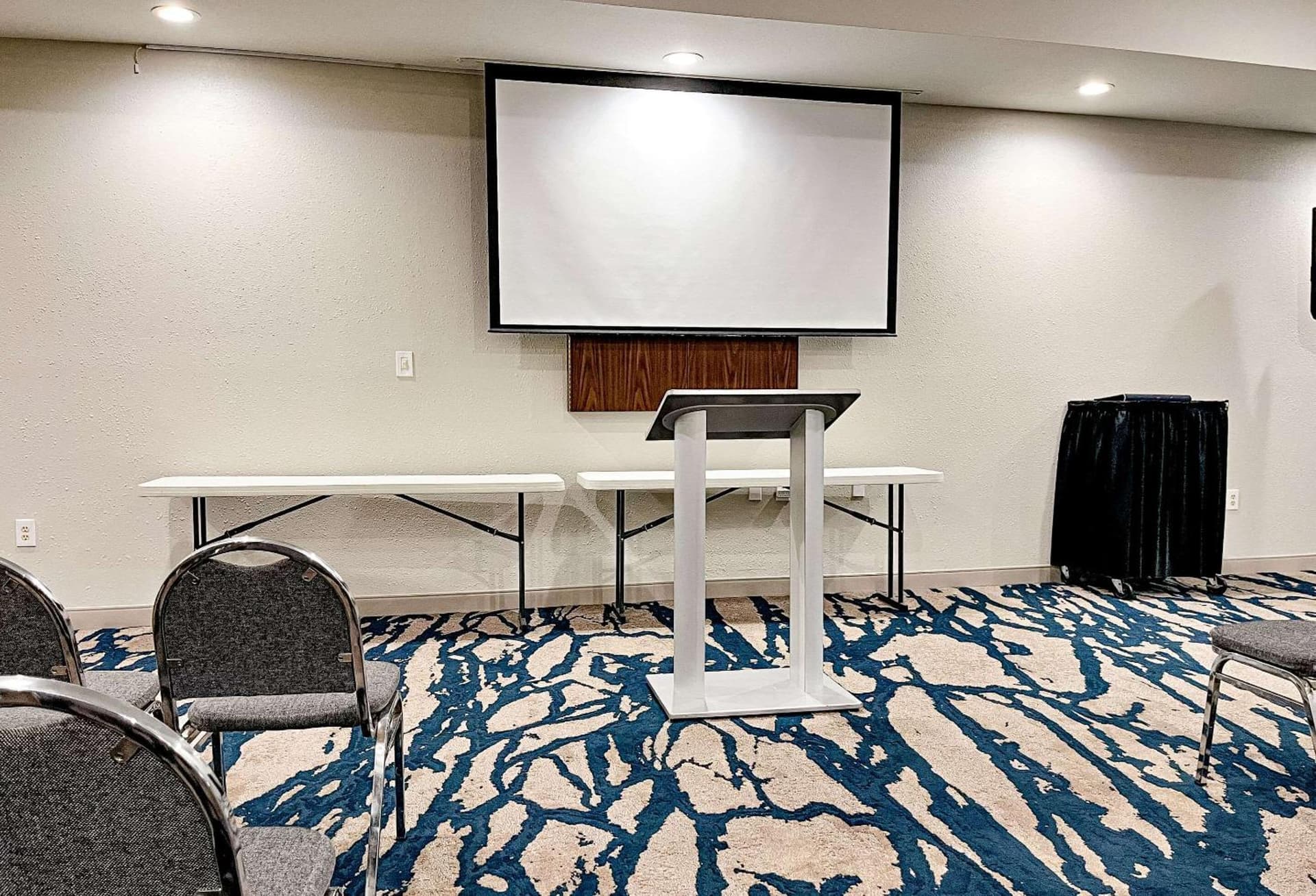 Comfort Suites Oil Center interior in Lafayette, LA — gallery photo 2