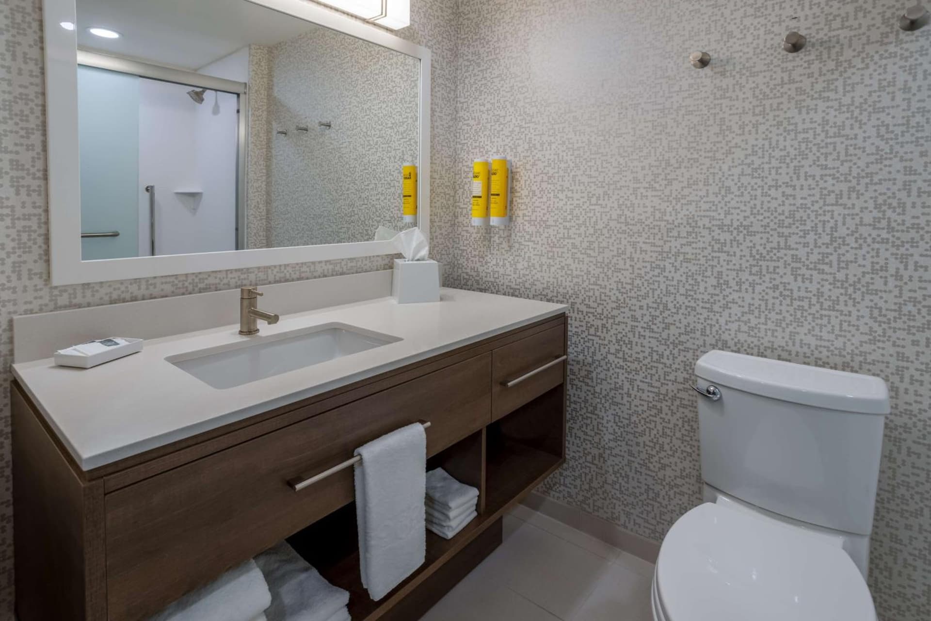 Tru By Hilton Pensacola Airport Medical Center gallery photo in Pensacola, FL — image 24
