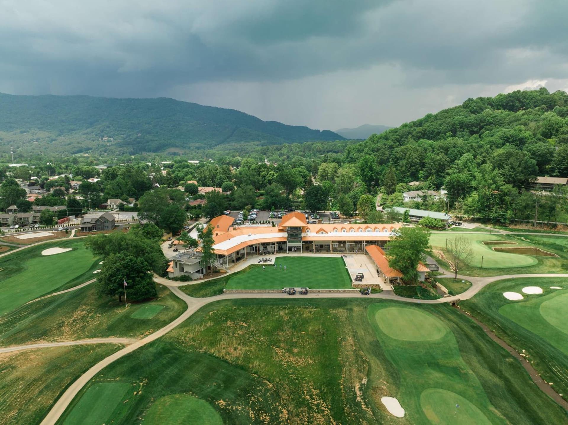 Waynesville Inn and Golf Club, Tapestry Collection by Hilton interior in Waynesville, NC — gallery photo 2