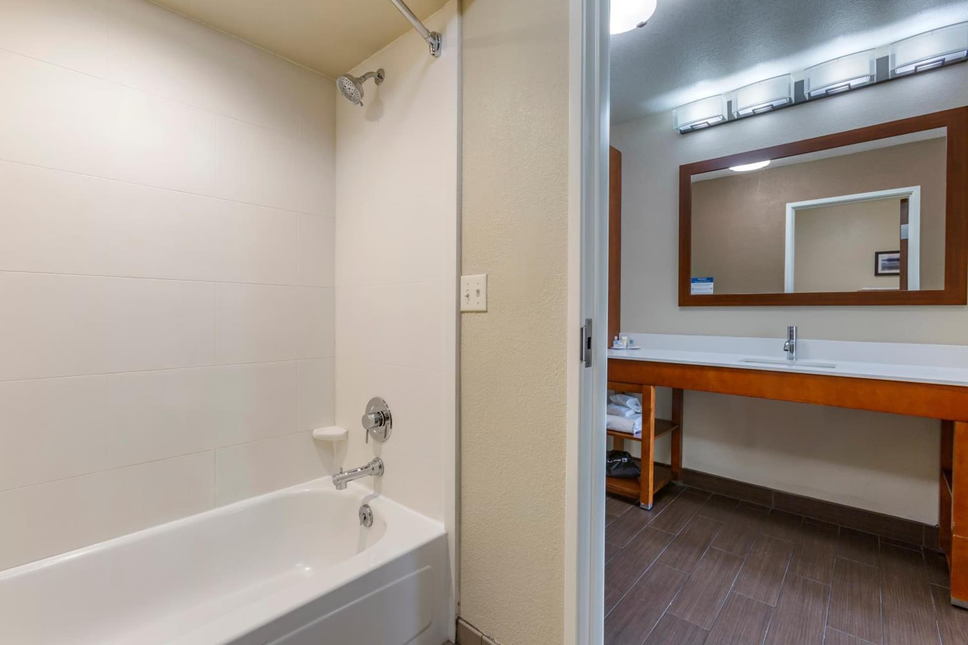 MainStay Suites Coeur d'Alene gallery photo in Coeur d'Alene, ID — image 11