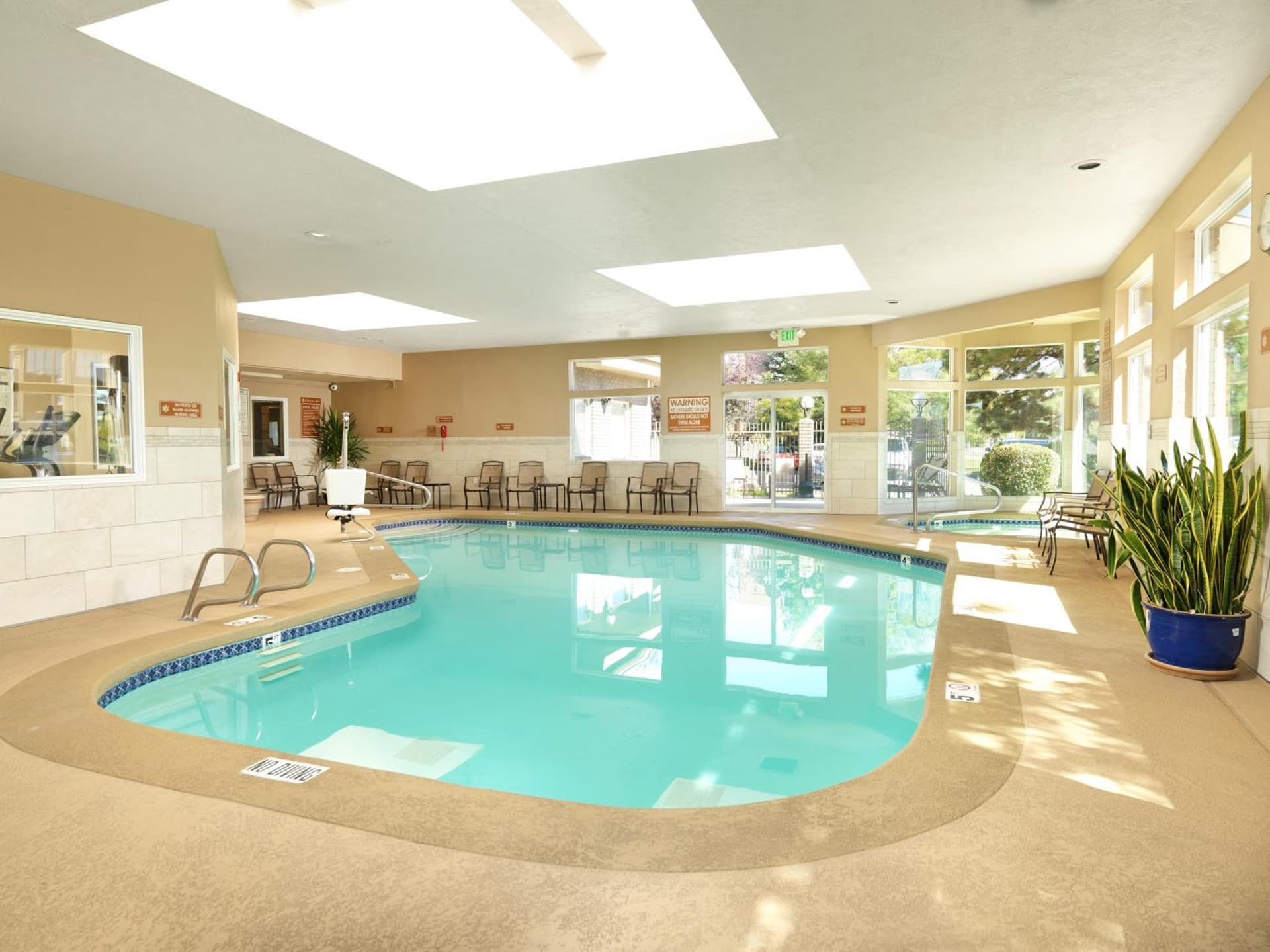 Crystal Inn Hotel & Suites - Salt Lake City gallery photo in Salt Lake City, UT — image 4