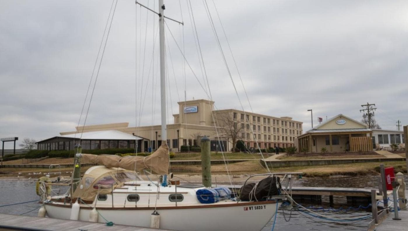 BridgePointe Hotel & Marina gallery photo in New Bern, NC — image 17