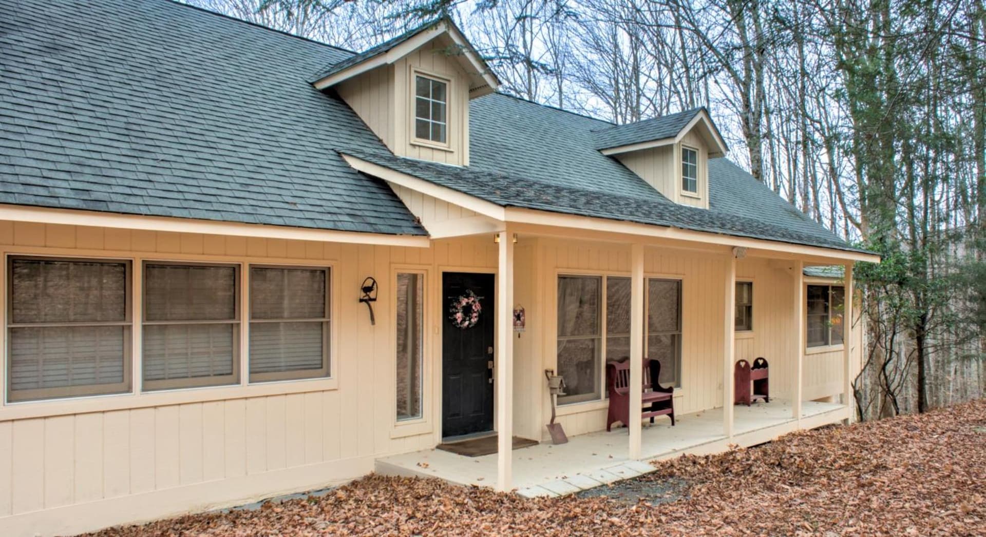 Lakeledge Hideaway by VCI Real Estate Services — hotel in Beech Mountain, North Carolina