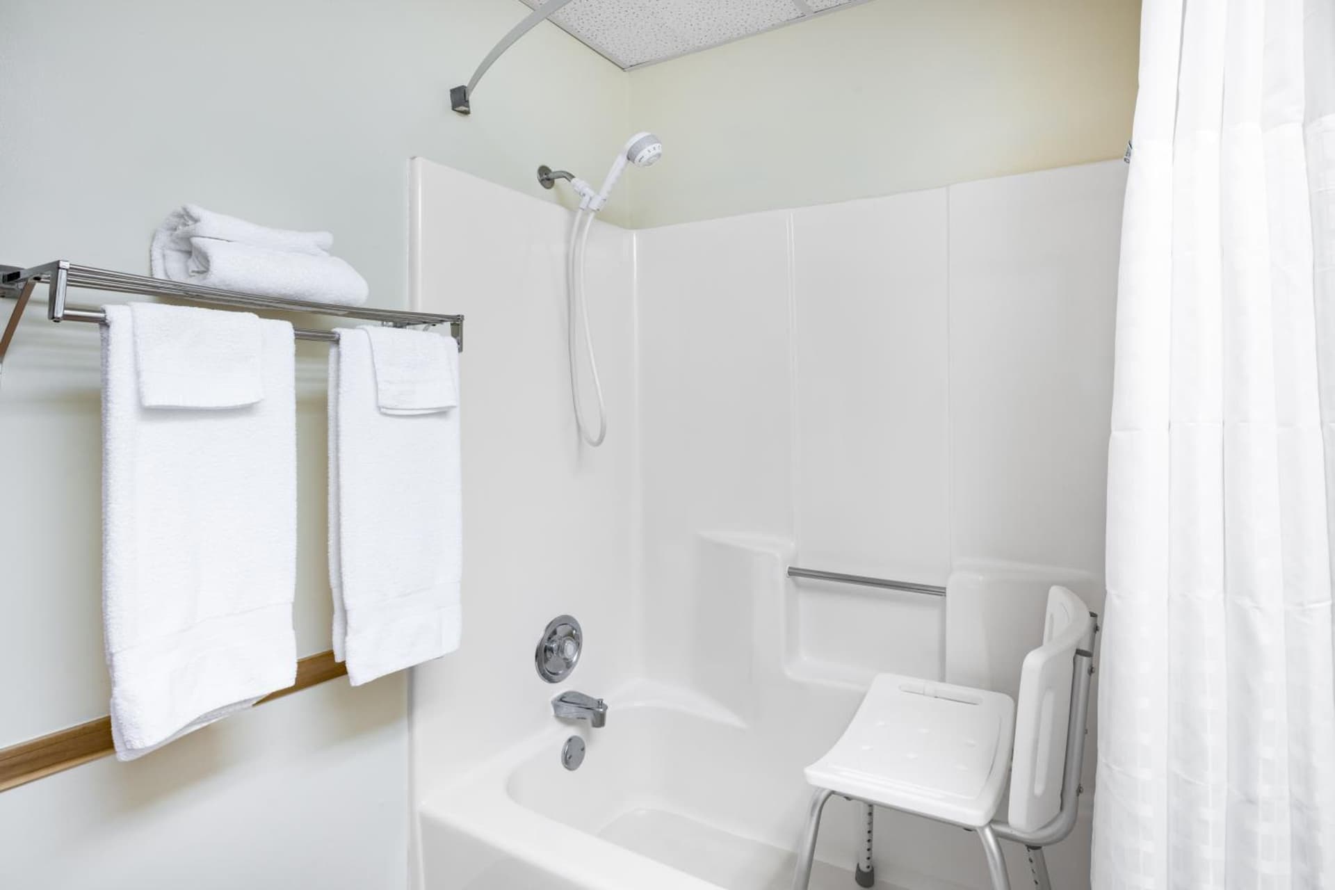 Days Inn by Wyndham Monticello property views in Monticello, MN — gallery photo 3