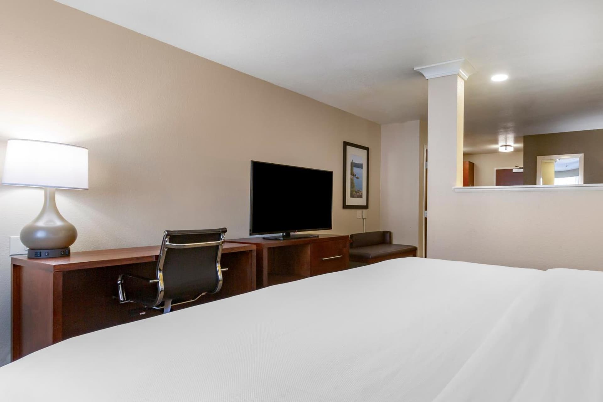 MainStay Suites Coeur d'Alene interior in Coeur d'Alene, ID — gallery photo 2