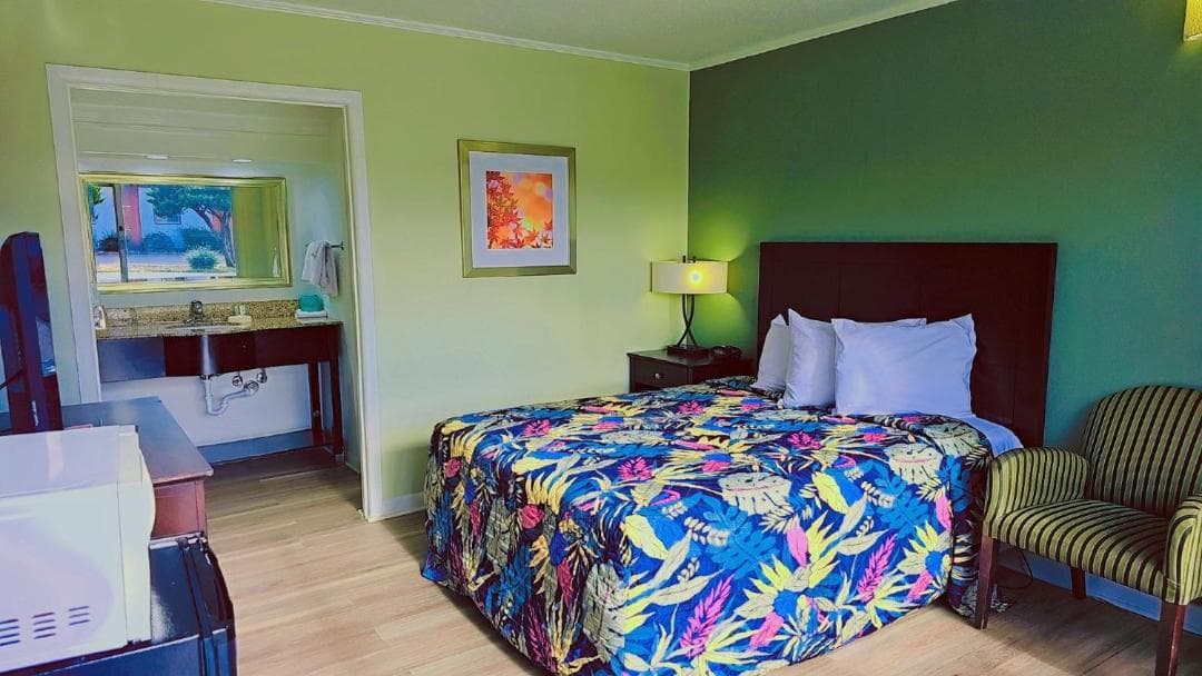 Astoria Hotel North interior in Danville, VA — gallery photo 2