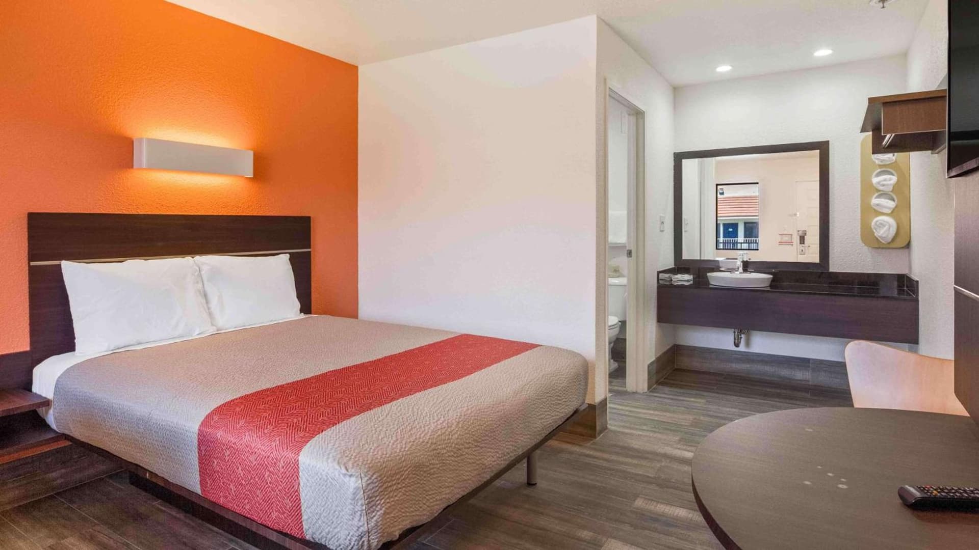 Motel 6-Fremont, CA - South gallery photo in Fremont, CA — image 10