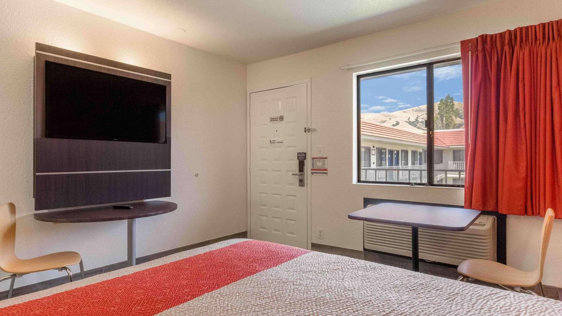 Motel 6-Fremont, CA - South gallery photo in Fremont, CA — image 9