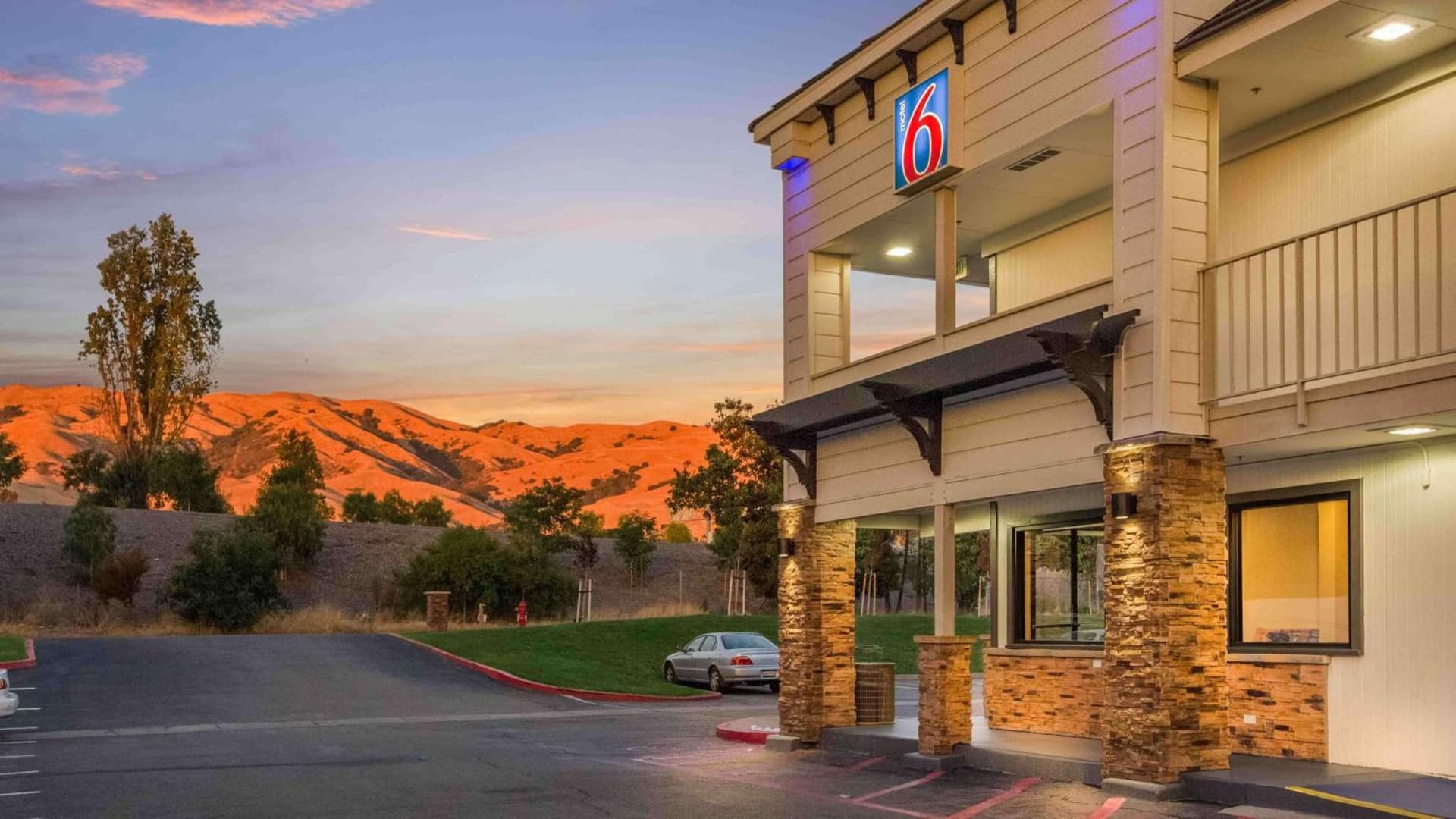 Motel 6-Fremont, CA - South gallery photo in Fremont, CA — image 6