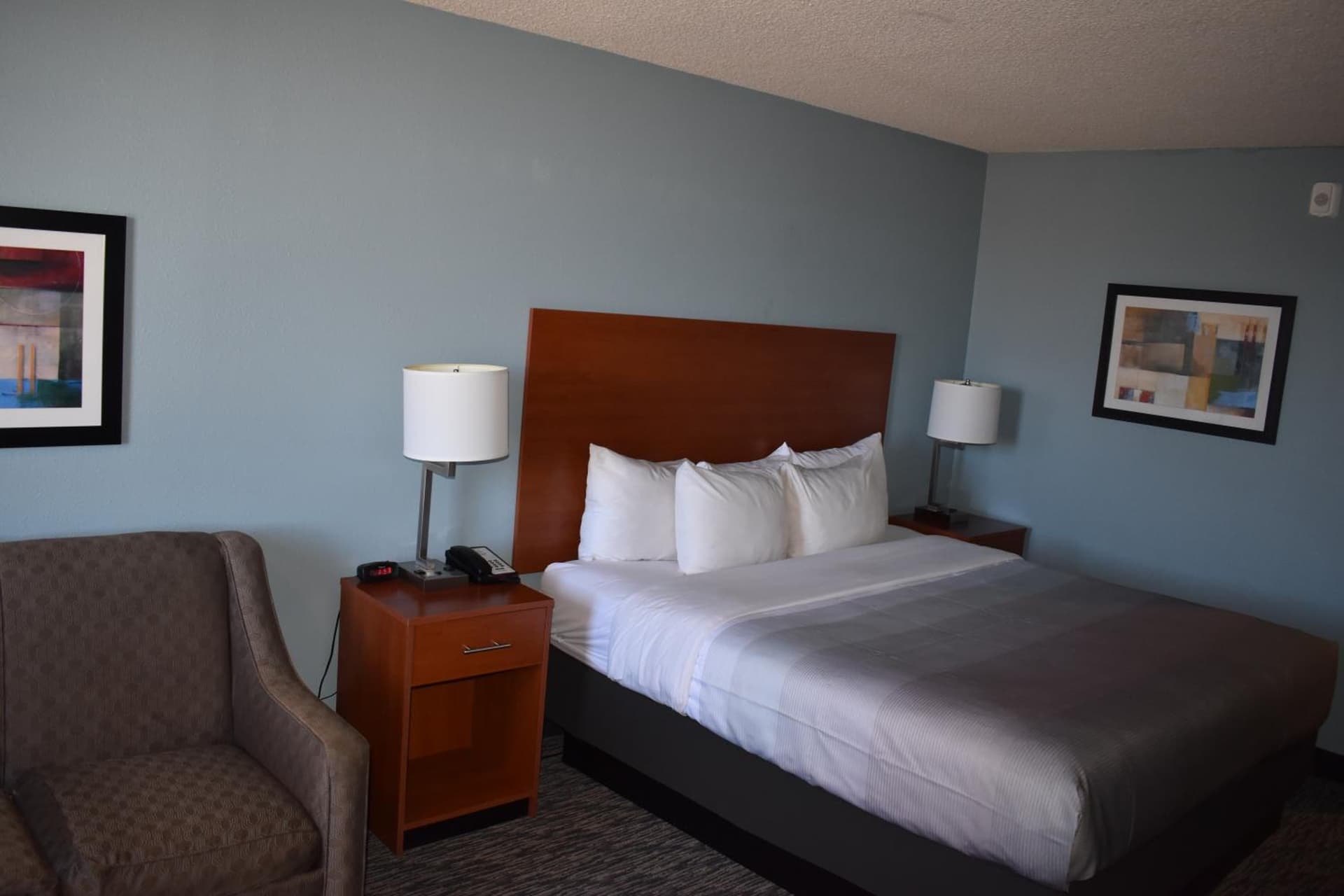 Quality Inn & Suites Garden Of The Gods gallery photo in Colorado Springs, CO — image 31