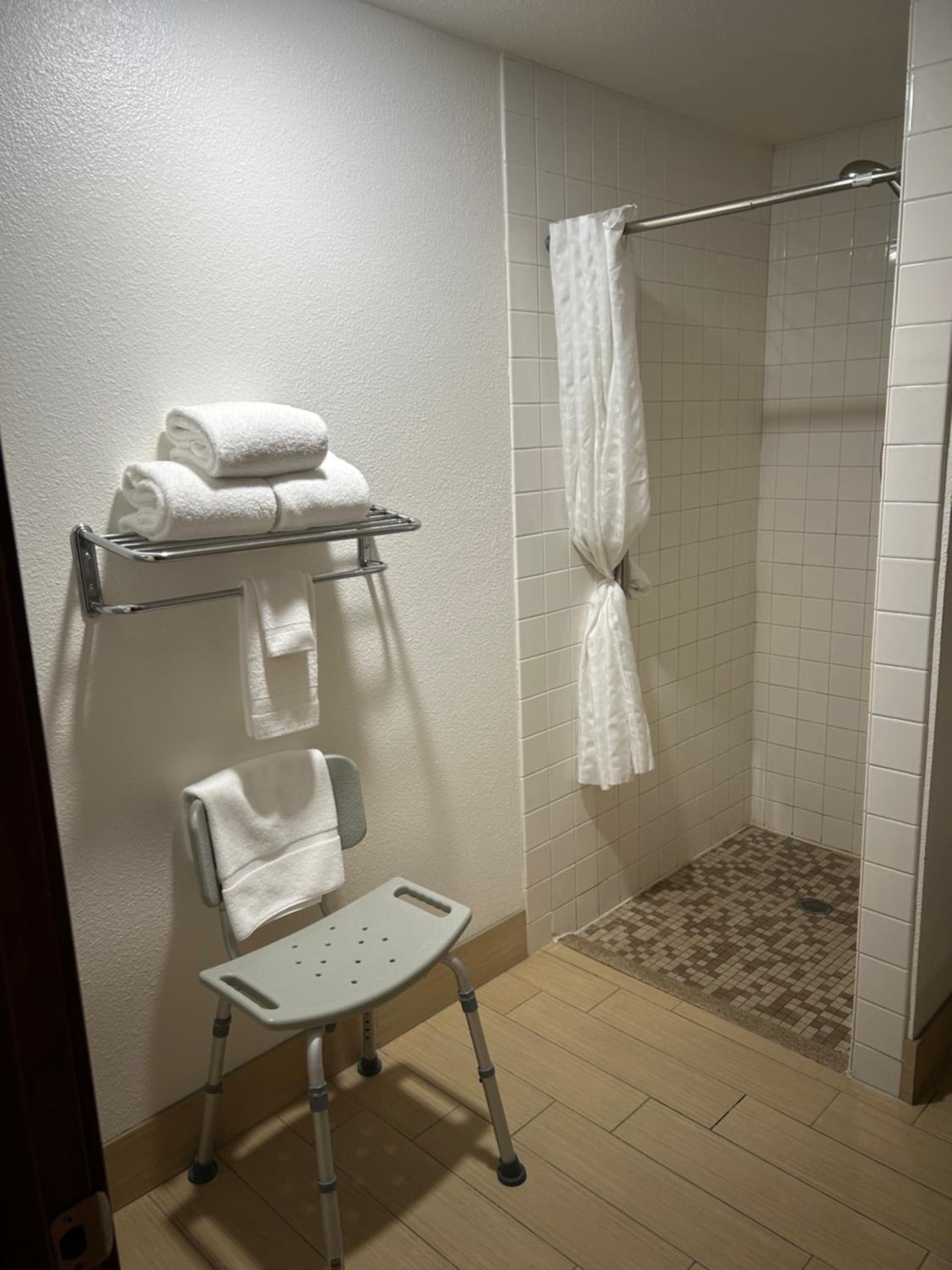 Country Inn & Suites by Radisson, Delta Park North Portland gallery photo in Portland, OR — image 5