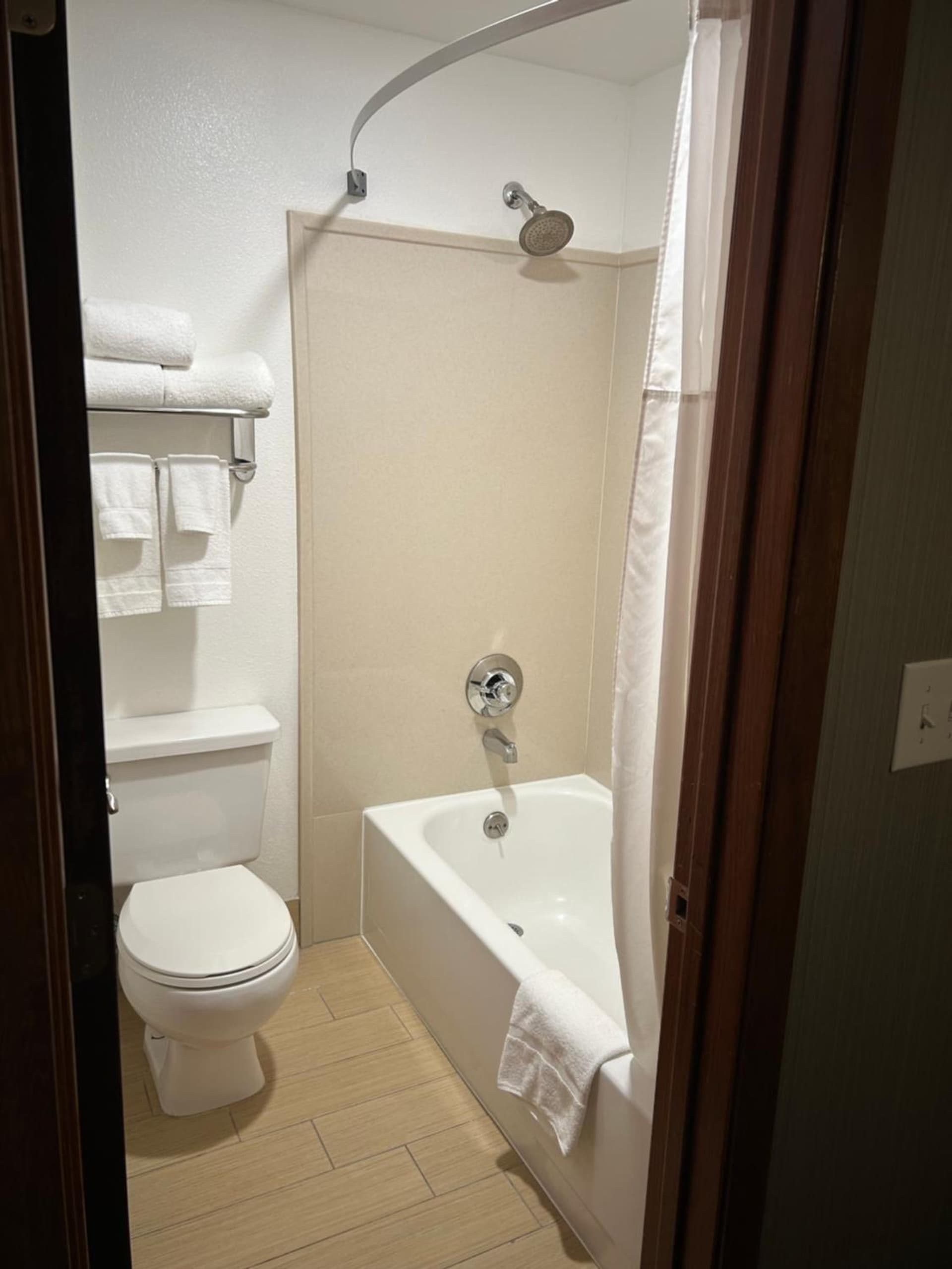 Country Inn & Suites by Radisson, Delta Park North Portland gallery photo in Portland, OR — image 46