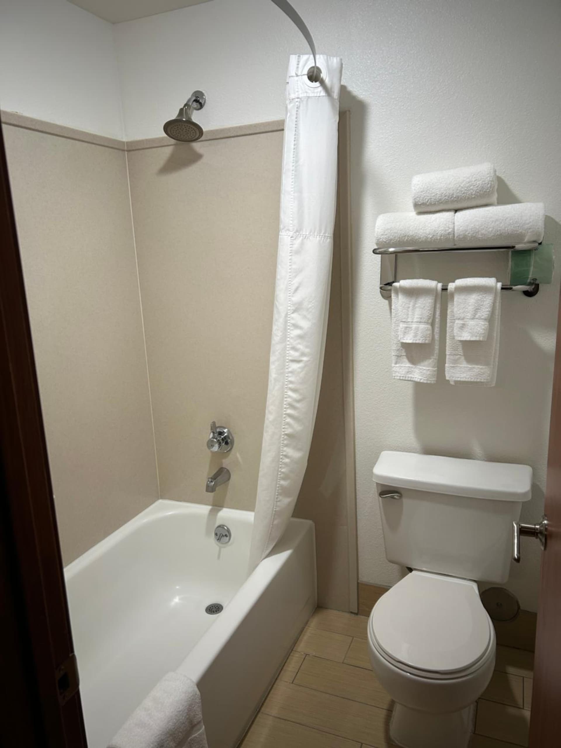 Country Inn & Suites by Radisson, Delta Park North Portland gallery photo in Portland, OR — image 52