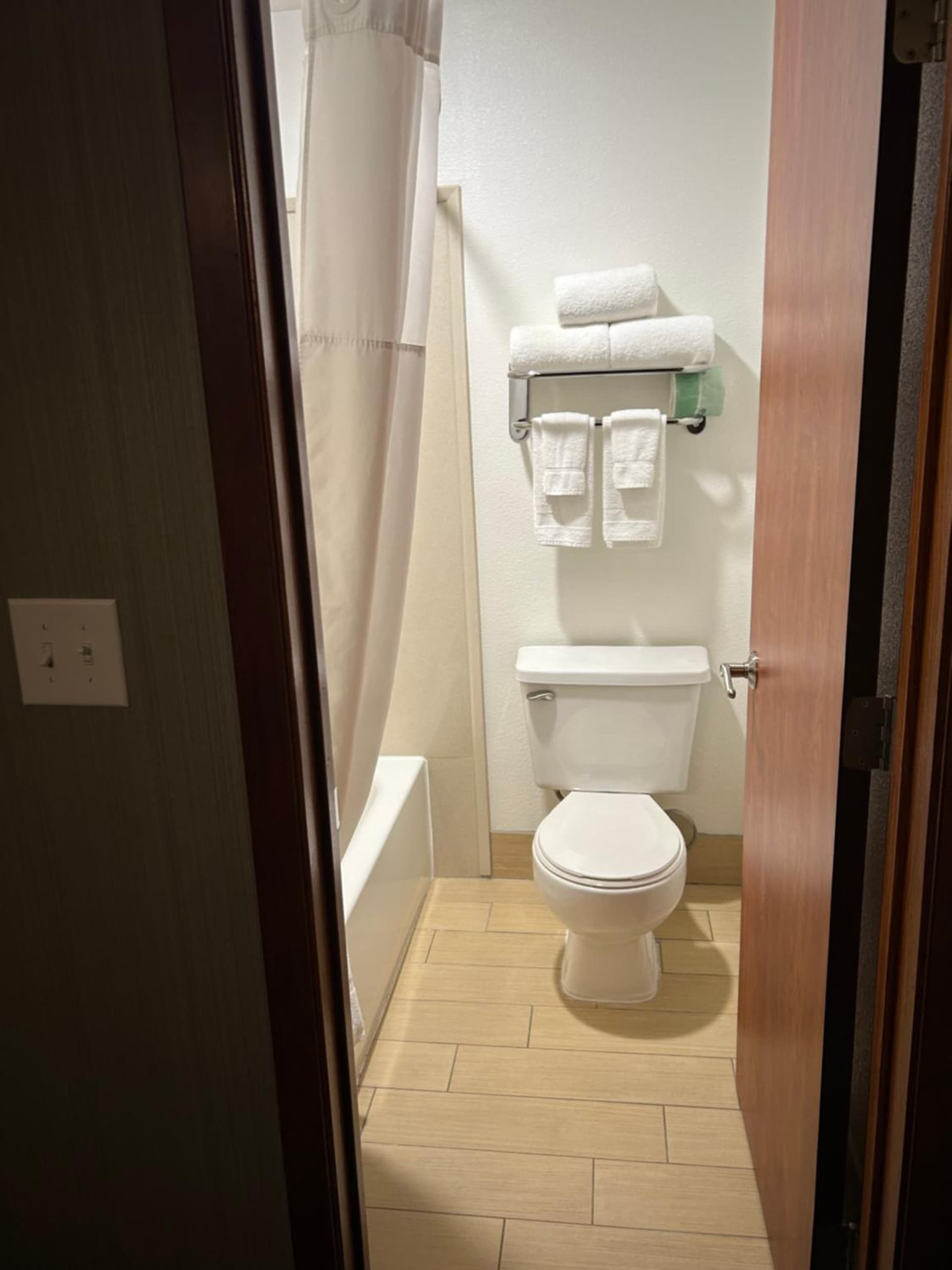 Country Inn & Suites by Radisson, Delta Park North Portland gallery photo in Portland, OR — image 39