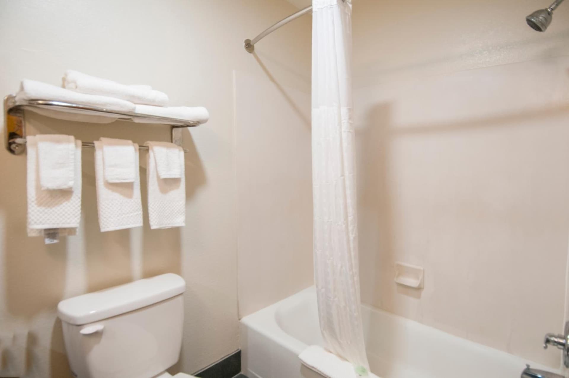 Sleep Inn & Suites Tuscaloosa East gallery photo in Tuscaloosa, AL — image 23