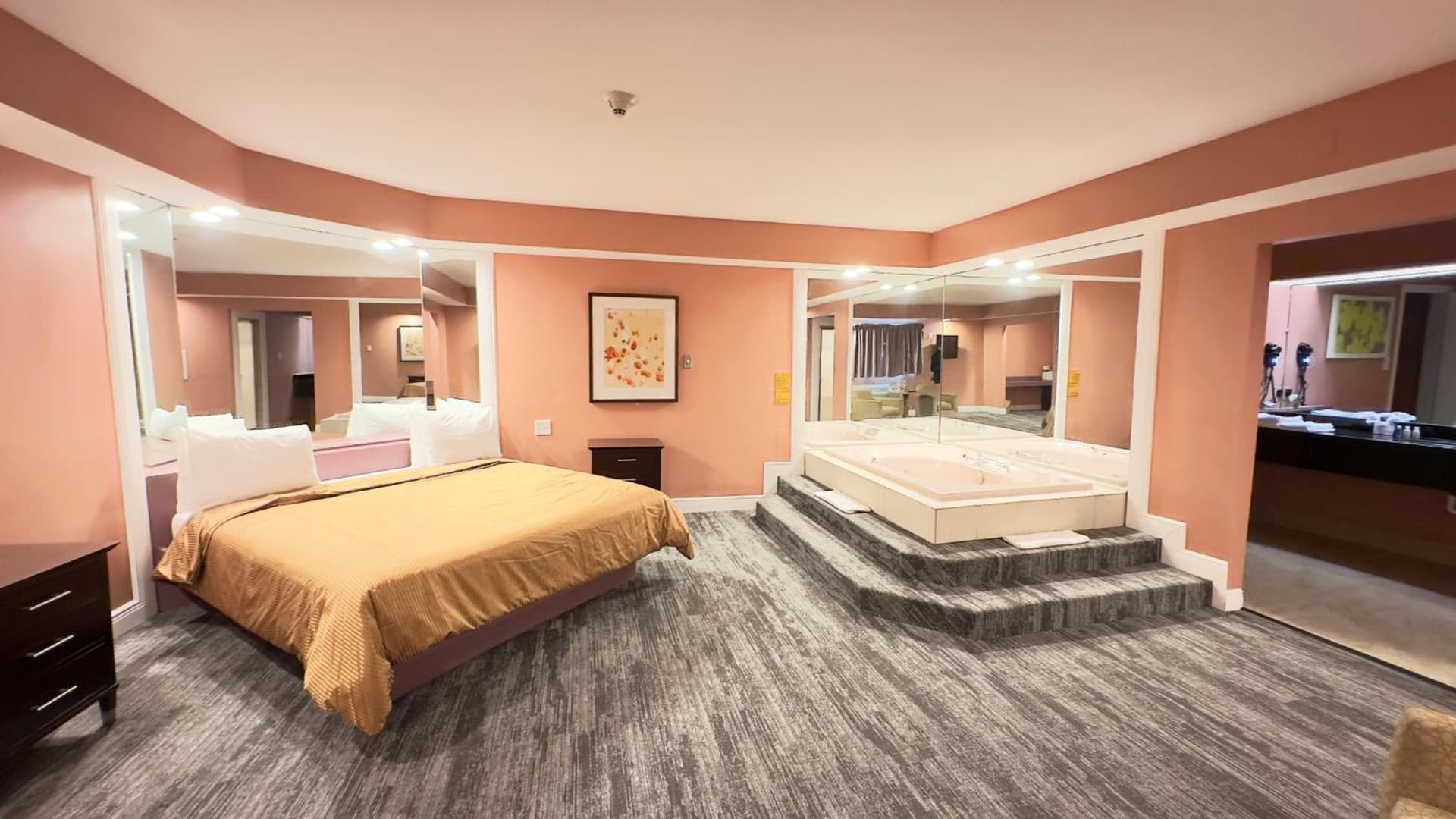 Inn of the Dove Harrisburg-Hershey Romantic Suites gallery photo in Harrisburg, PA — image 130