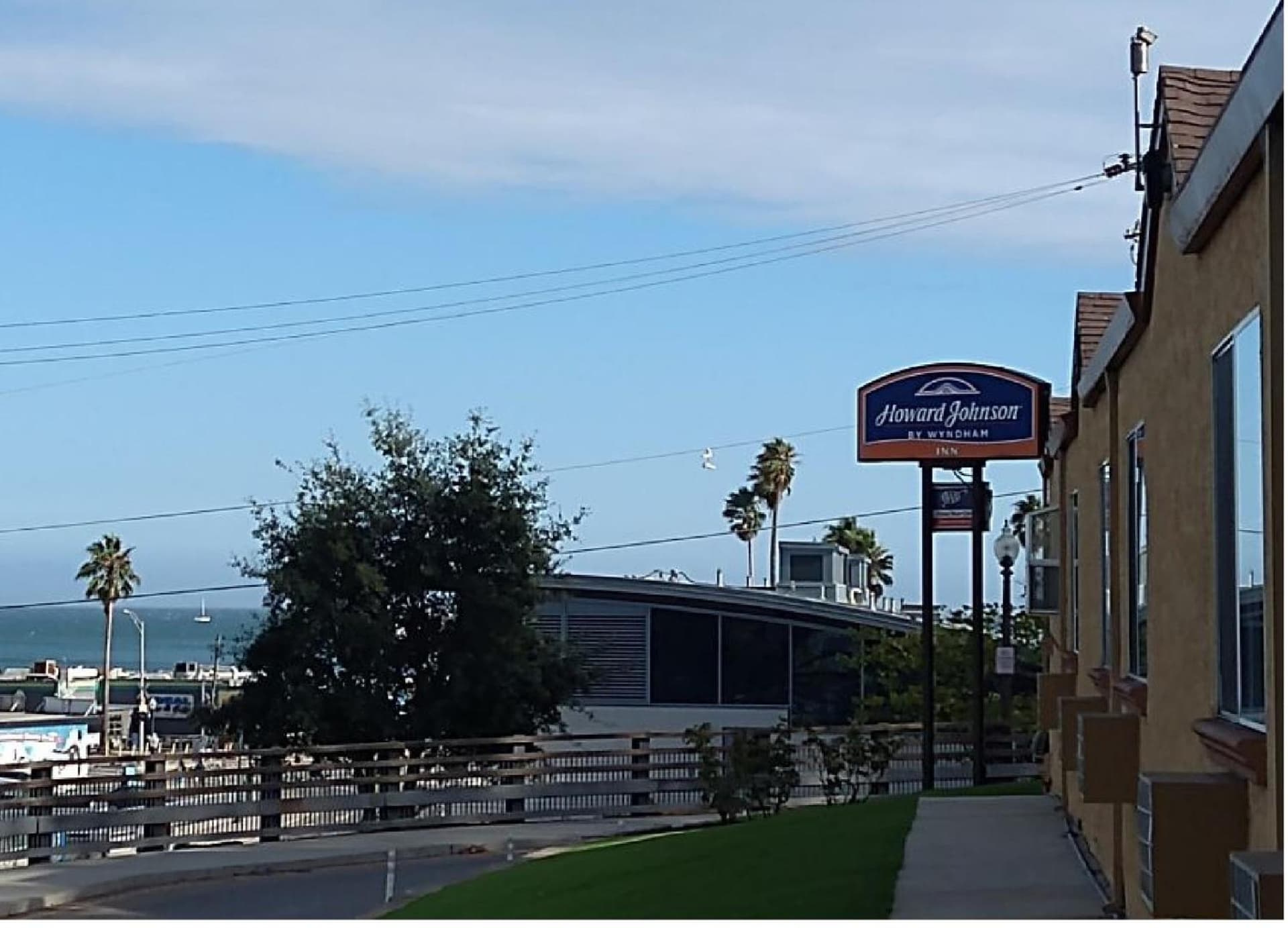 Howard Johnson by Wyndham Santa Cruz gallery photo in Santa Cruz, CA — image 71