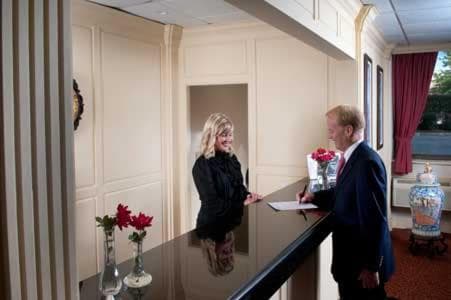 Amsterdam Hotel interior in Stamford, CT — gallery photo 2