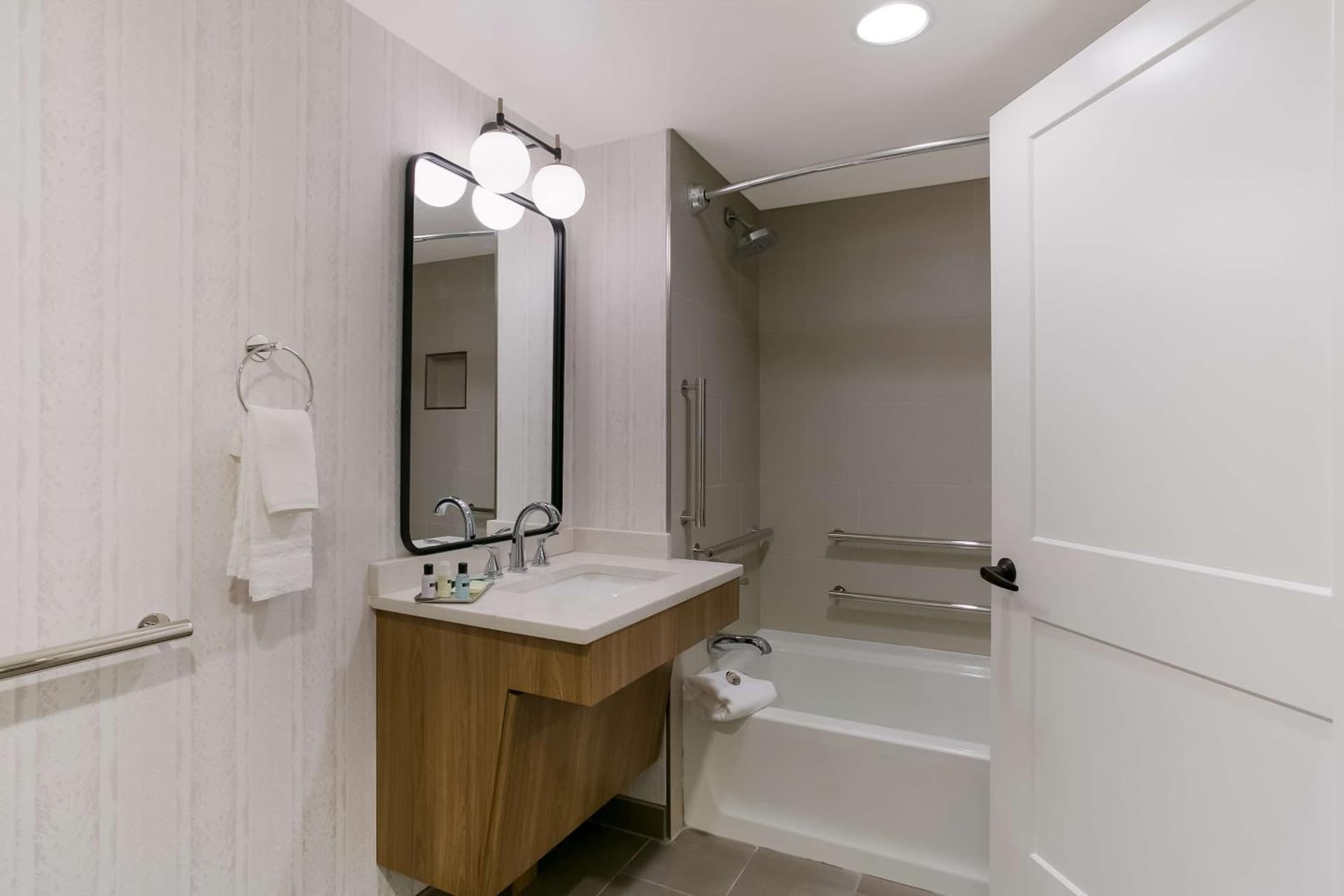 Best Western Premier the Central Hotel & Conference Center gallery photo in Harrisburg, PA — image 8