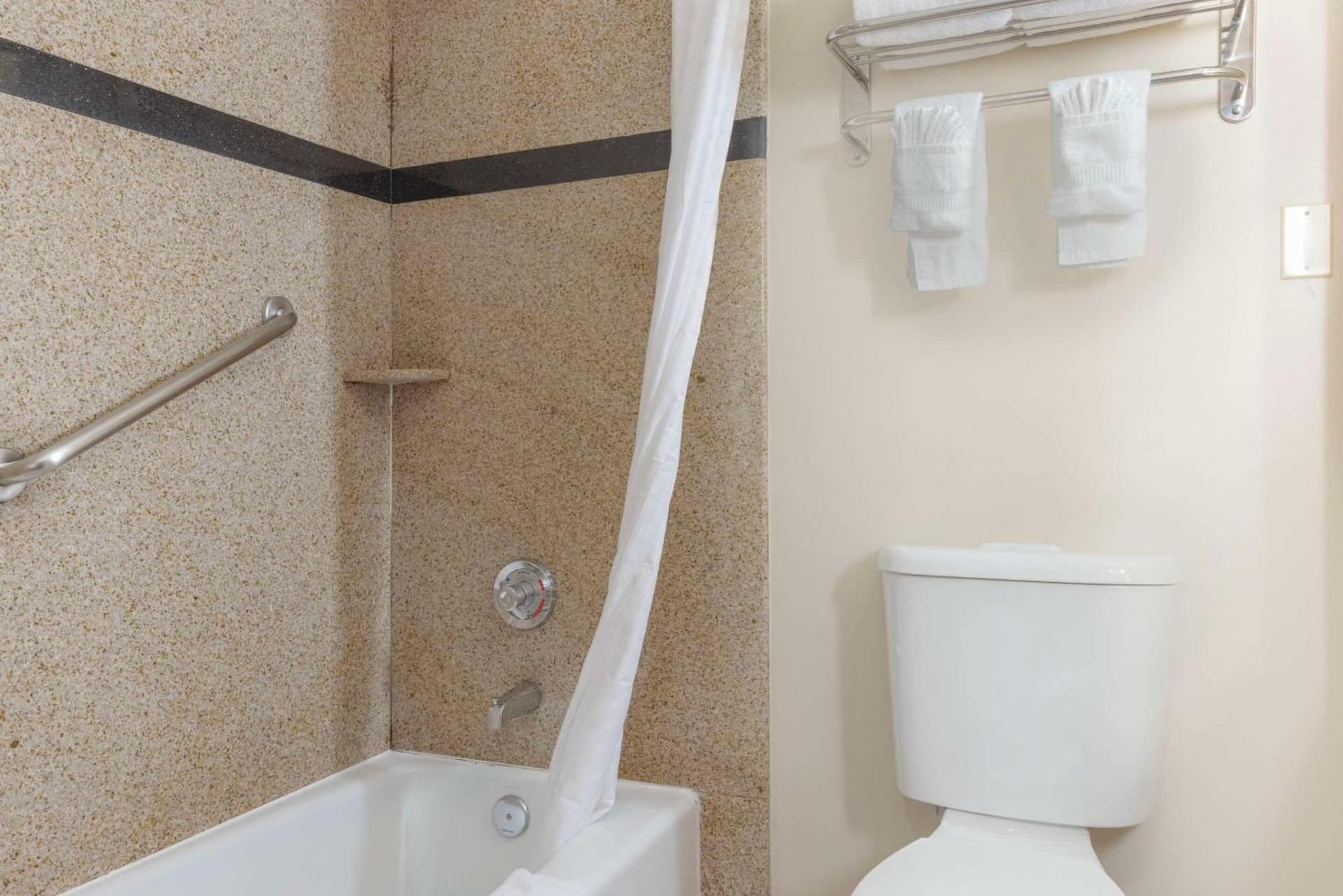 Comfort Suites Oceanside Camp Pendleton Area gallery photo in Oceanside, CA — image 14