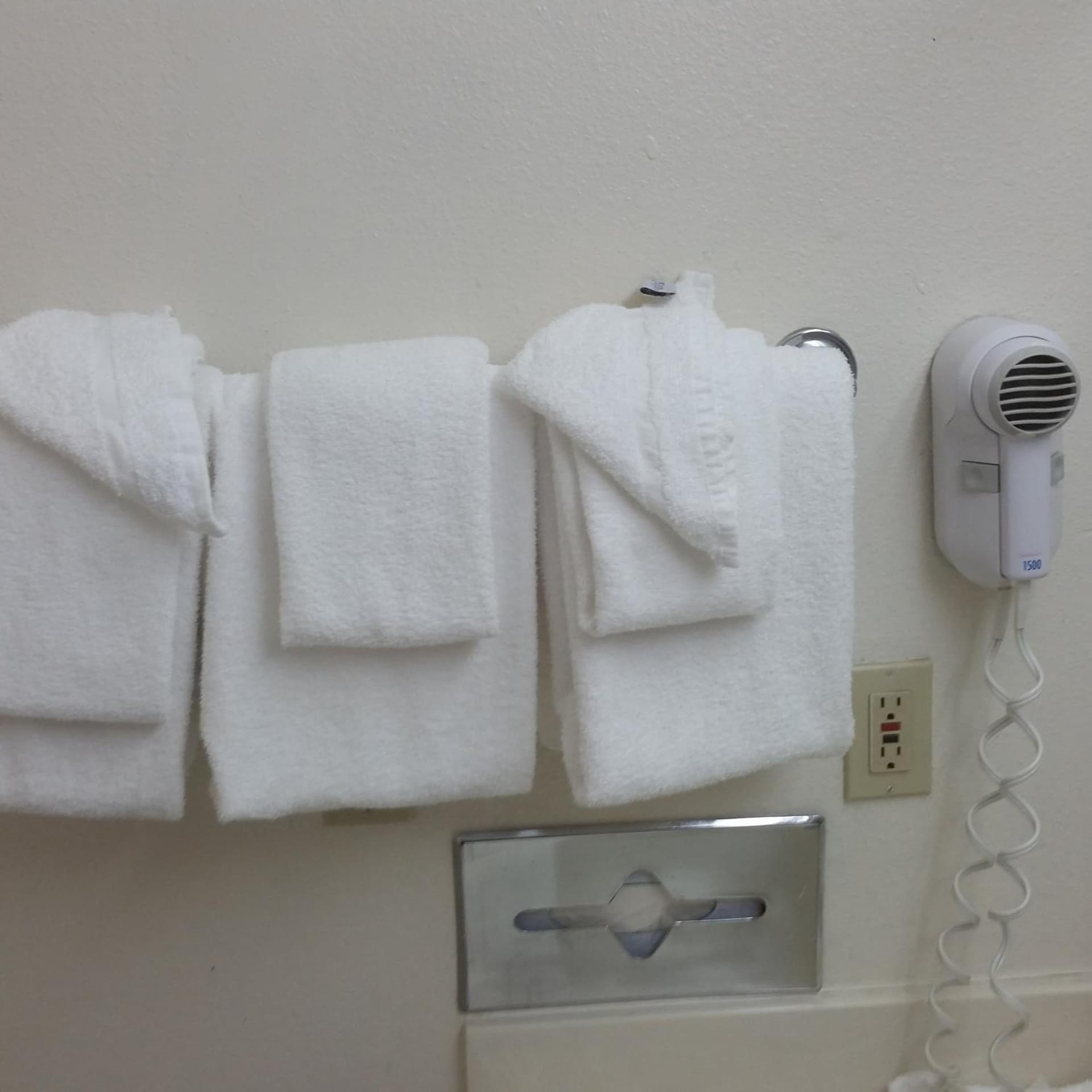 Days Inn by Wyndham Orange Anaheim gallery photo in Orange, CA — image 31