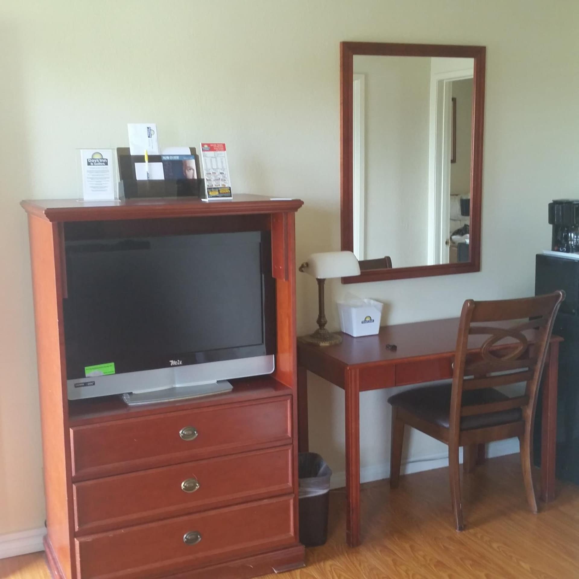 Days Inn by Wyndham Orange Anaheim gallery photo in Orange, CA — image 32