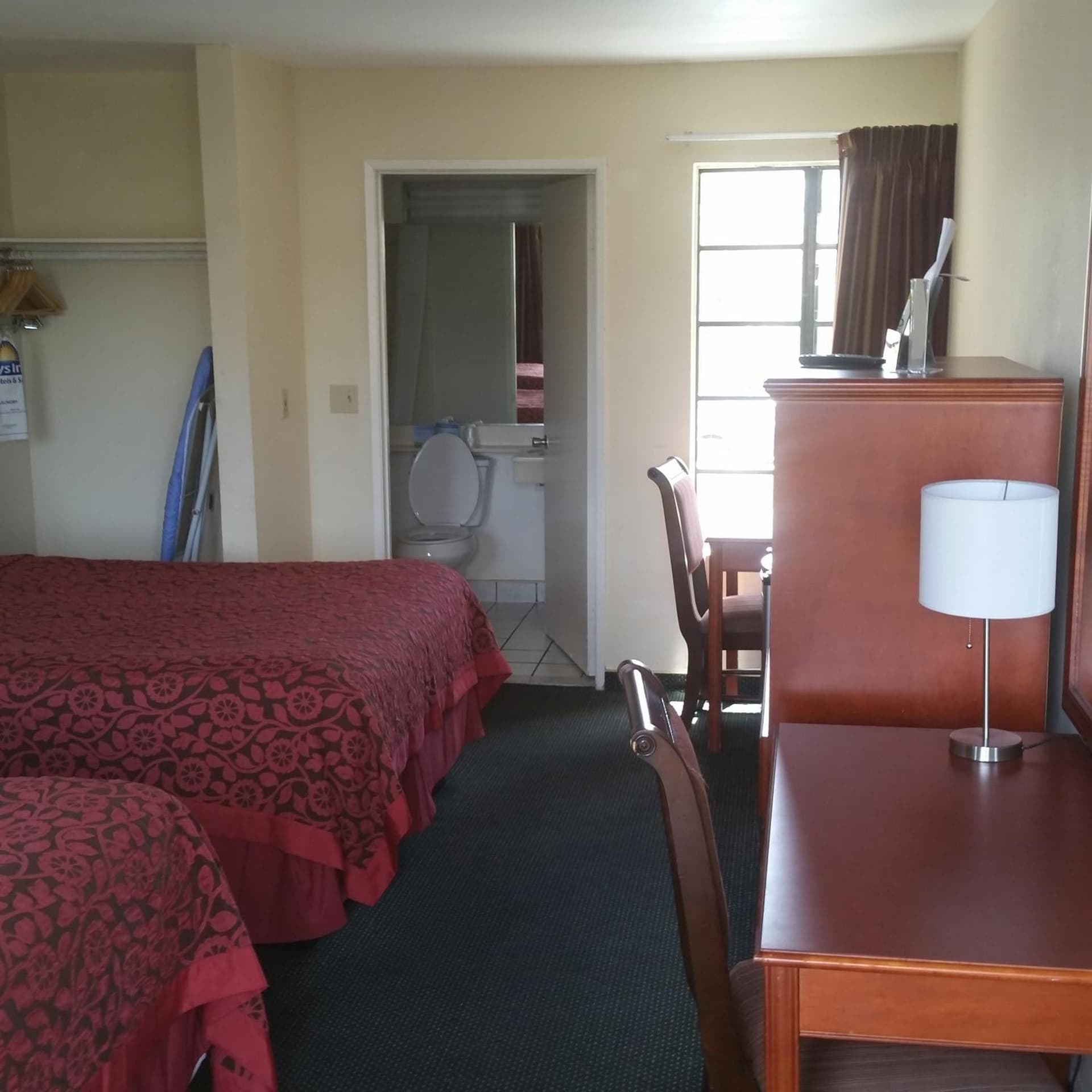 Days Inn by Wyndham Orange Anaheim gallery photo in Orange, CA — image 36