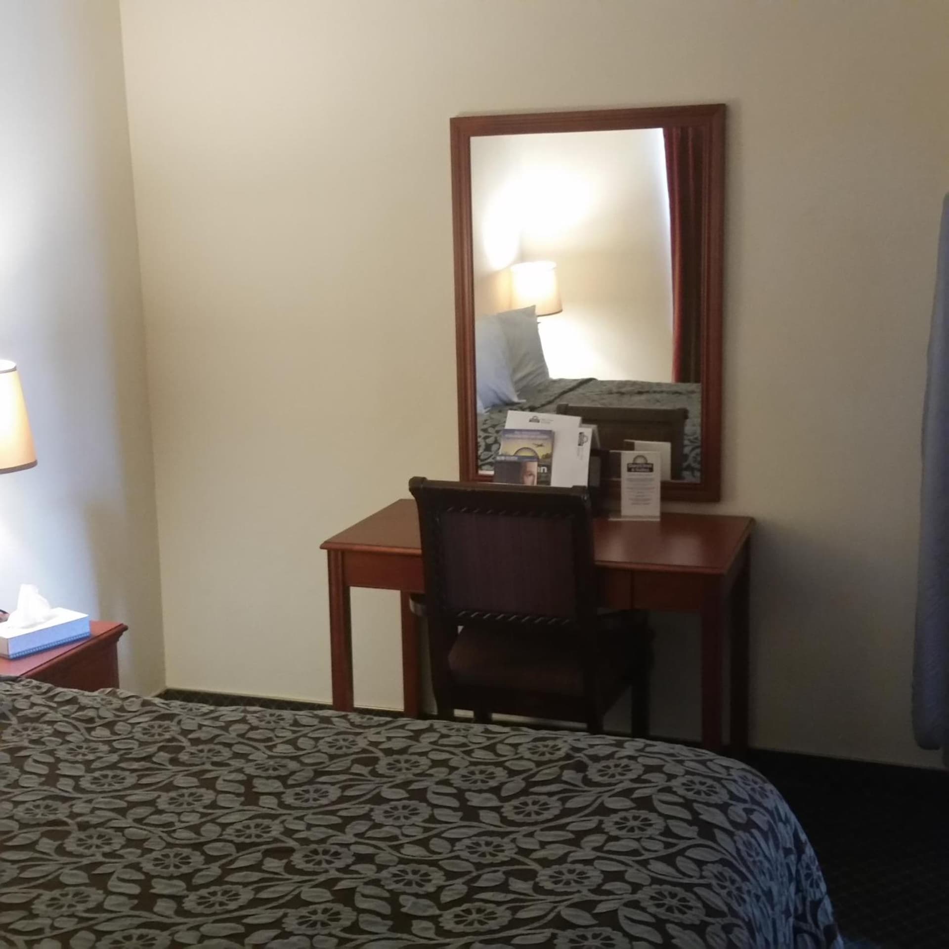 Days Inn by Wyndham Orange Anaheim gallery photo in Orange, CA — image 11