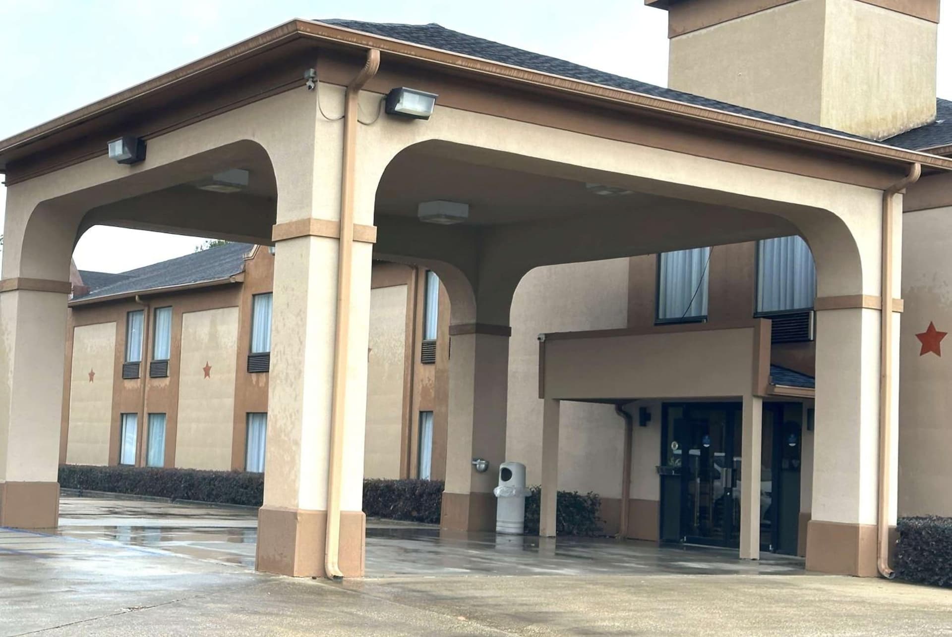 Days Inn & Suites by Wyndham Eunice interior in Eunice, LA — gallery photo 2