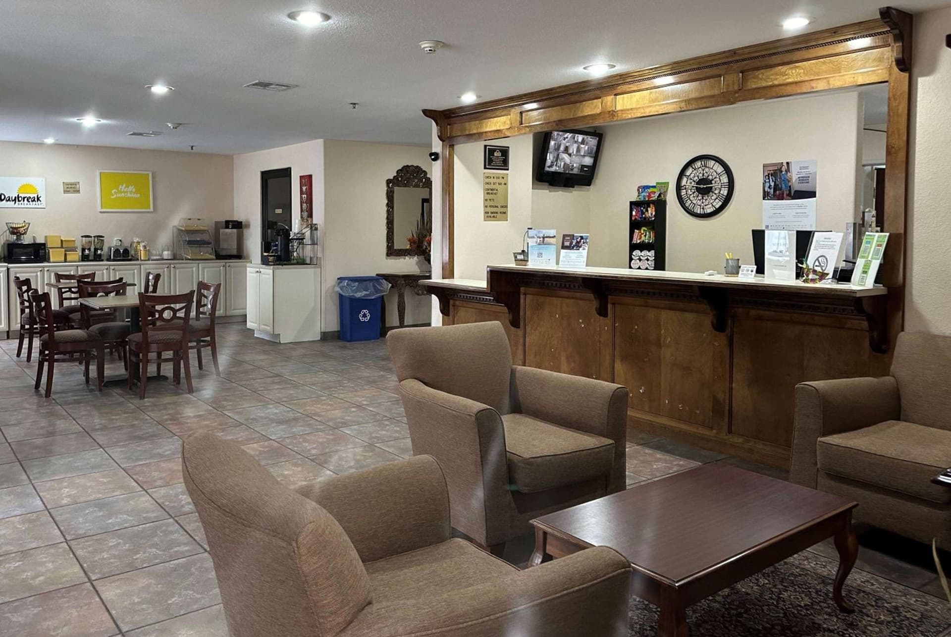 Days Inn & Suites by Wyndham Eunice property views in Eunice, LA — gallery photo 3
