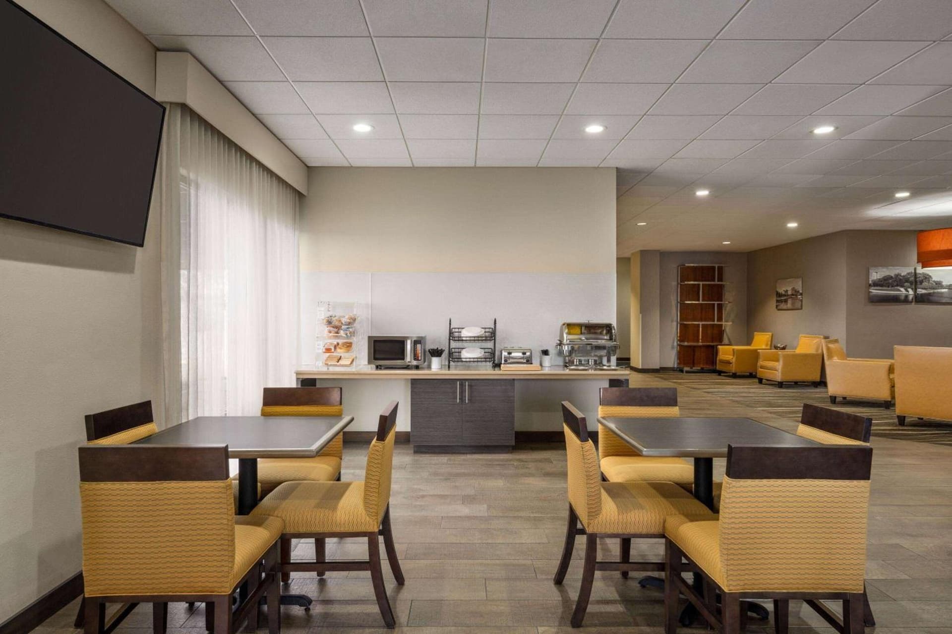 AmericInn by Wyndham Rochester Near Mayo Clinic gallery photo in Rochester, MN — image 23
