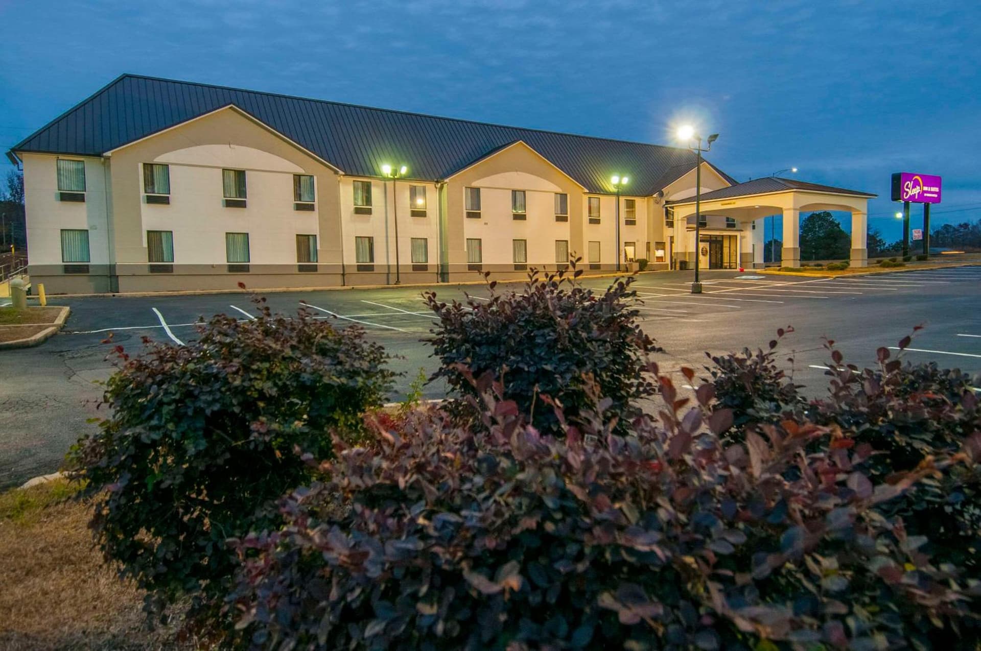 Sleep Inn & Suites Tuscaloosa East property views in Tuscaloosa, AL — gallery photo 3