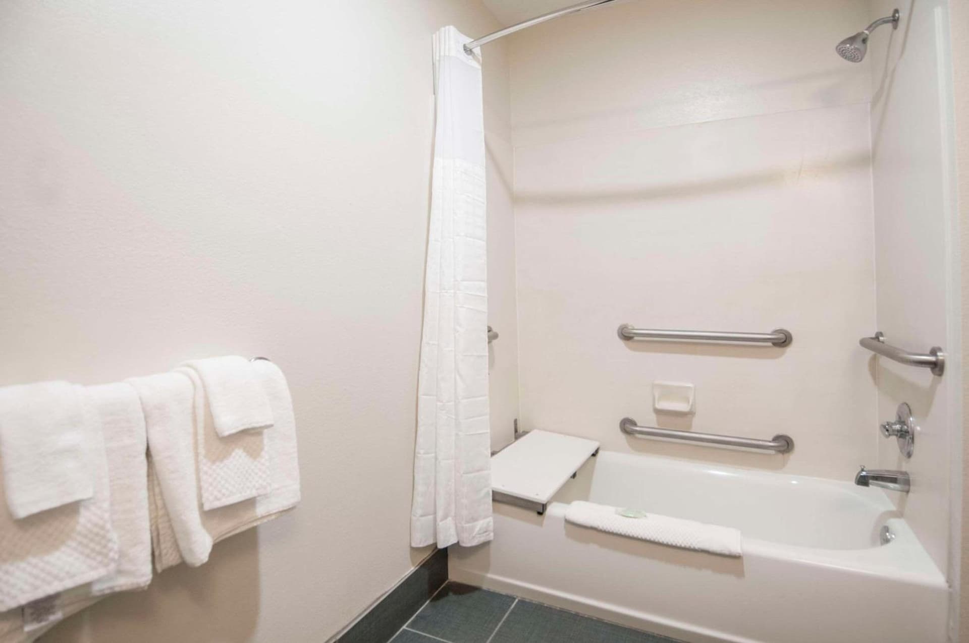Sleep Inn & Suites Tuscaloosa East gallery photo in Tuscaloosa, AL — image 43