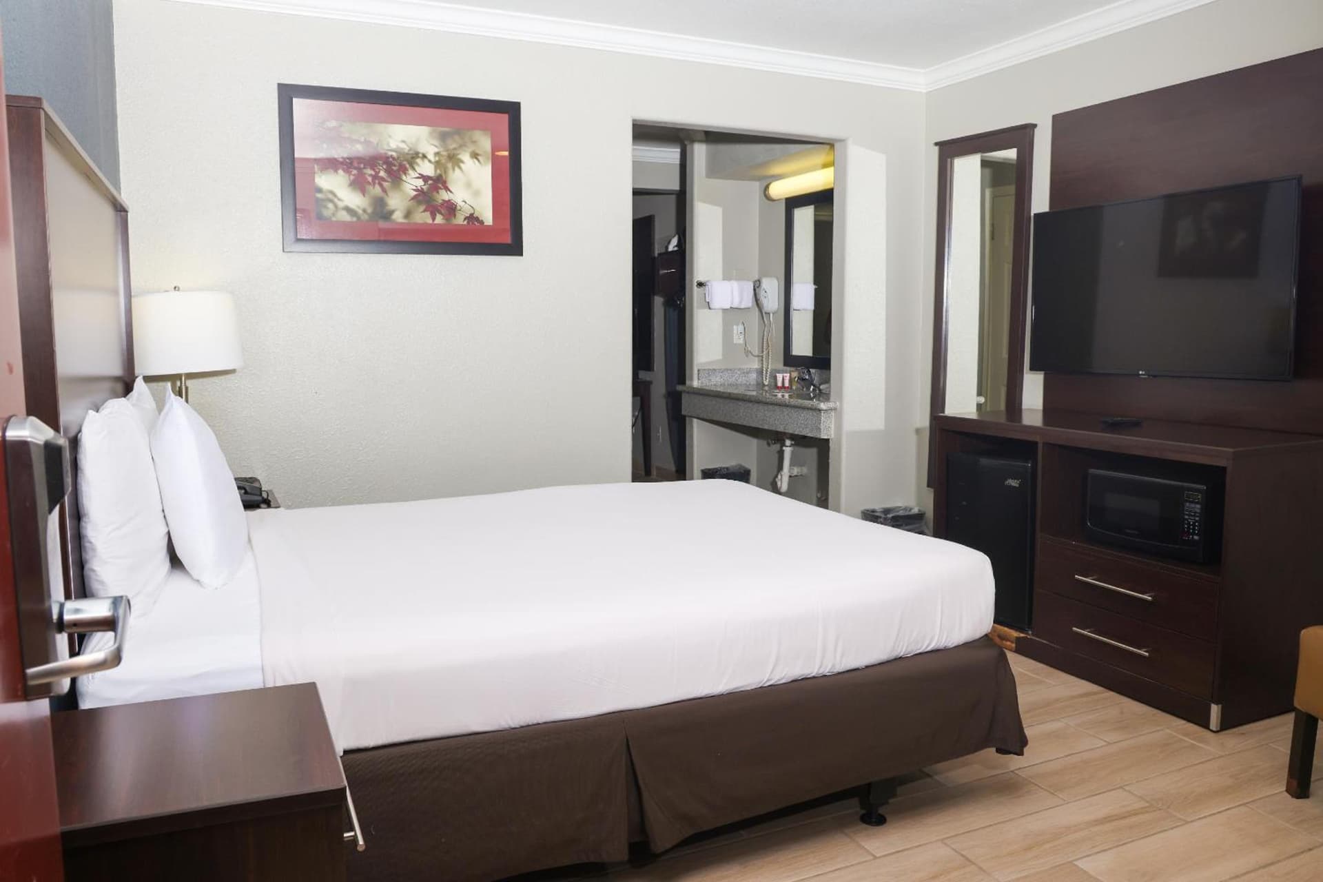 OYO Hotel McAllen Airport South gallery photo in McAllen, TX — image 67