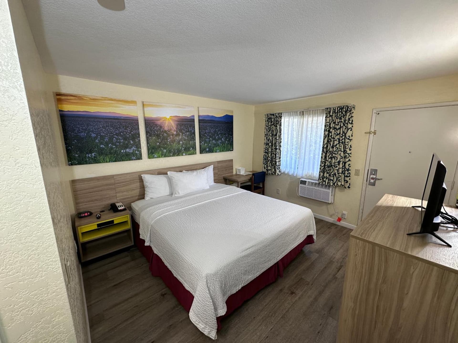 Days Inn by Wyndham San Marcos gallery photo in San Marcos, CA — image 16