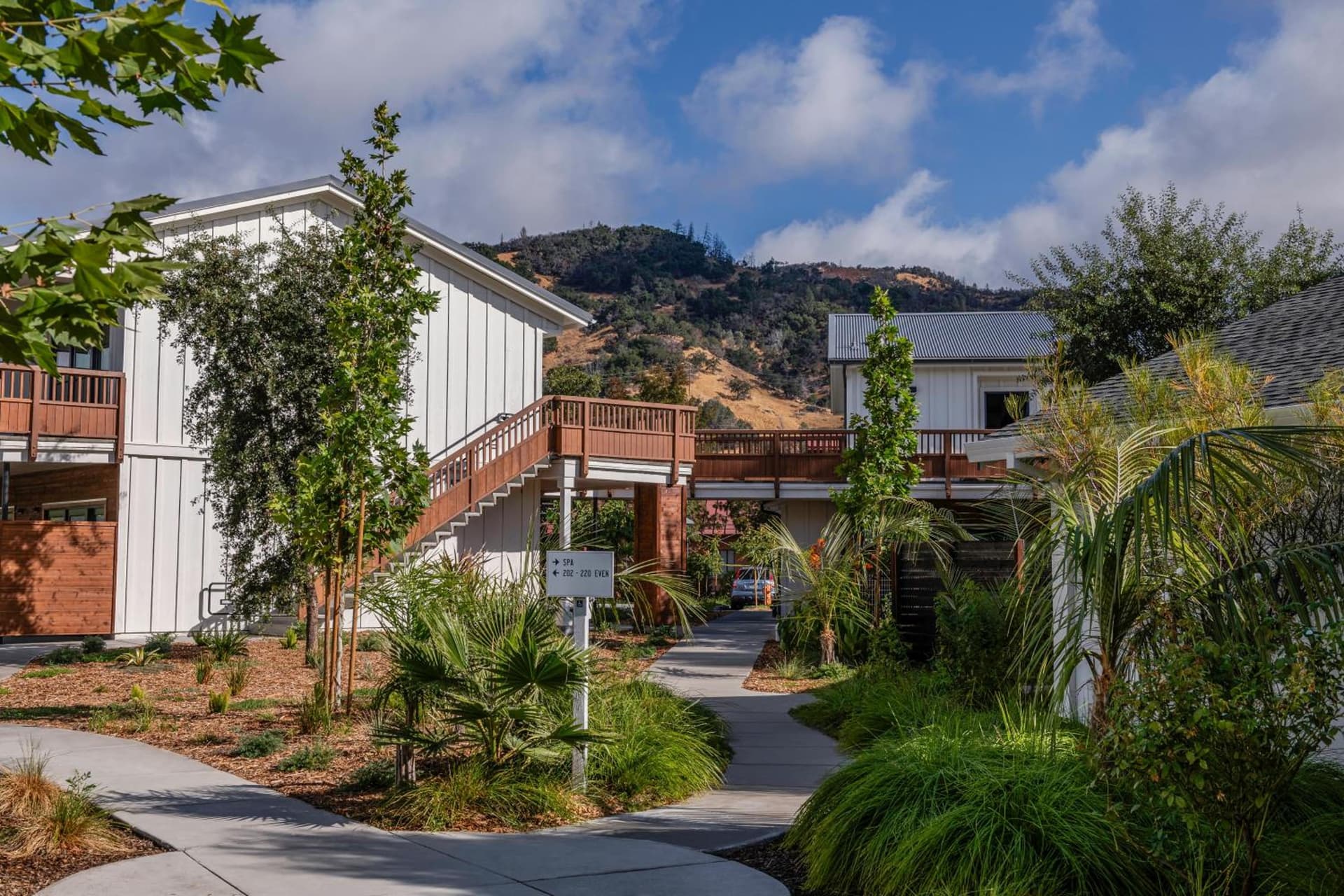 Calistoga Motor Lodge and Spa interior in Calistoga, CA — gallery photo 2