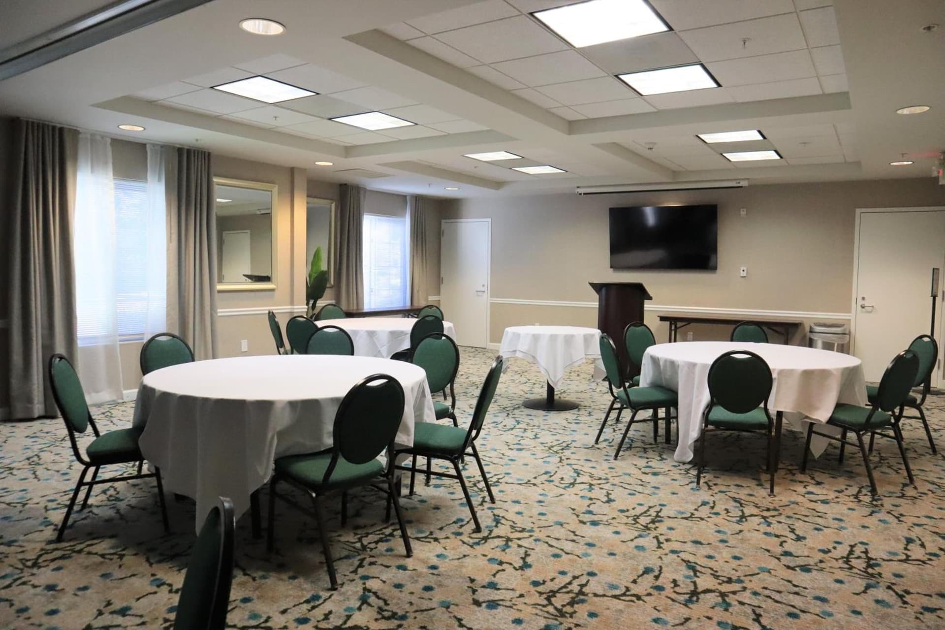 Hilton Garden Inn Calabasas gallery photo in Calabasas, CA — image 7