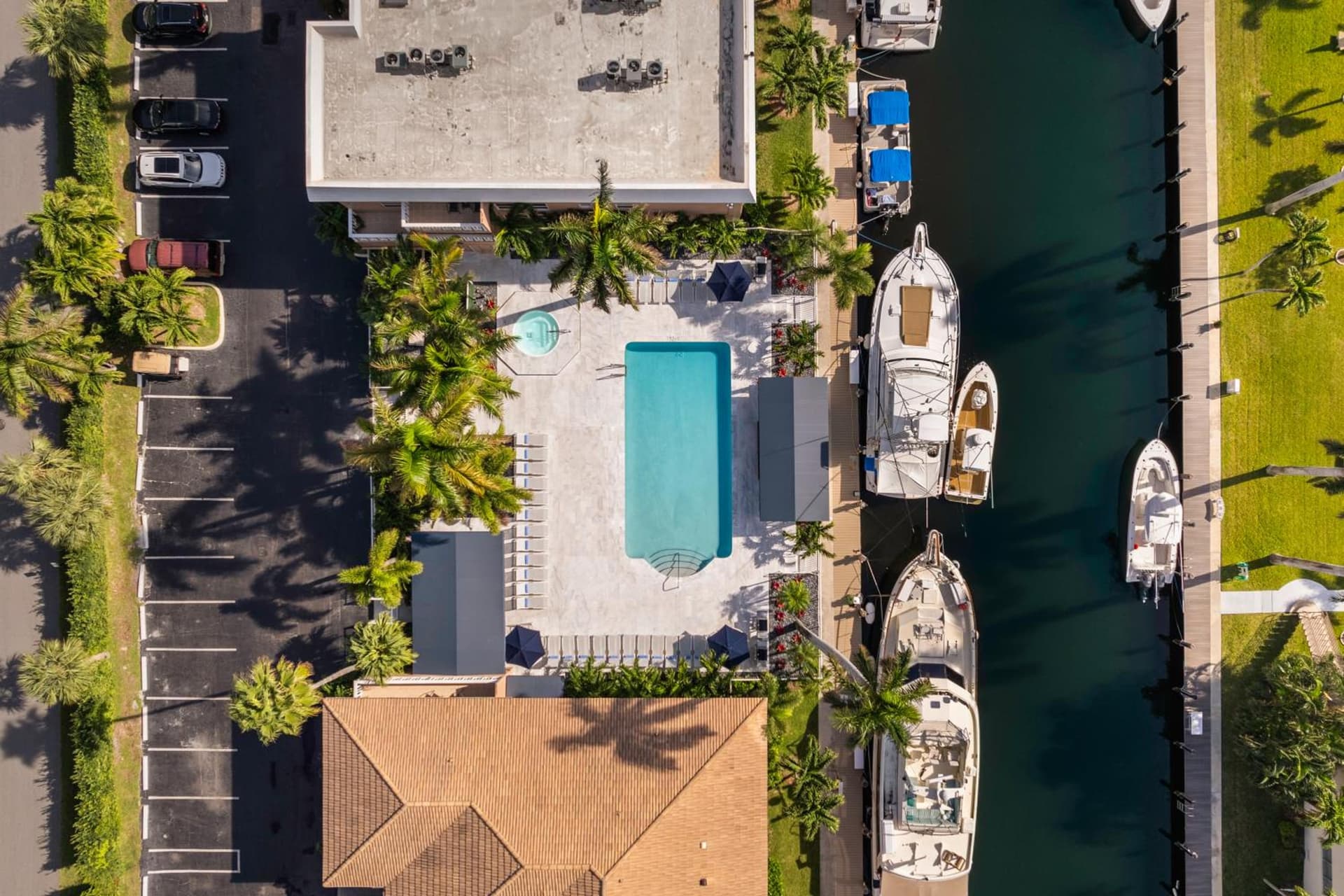 Coconut Bay Resort interior in Fort Lauderdale, FL — gallery photo 2